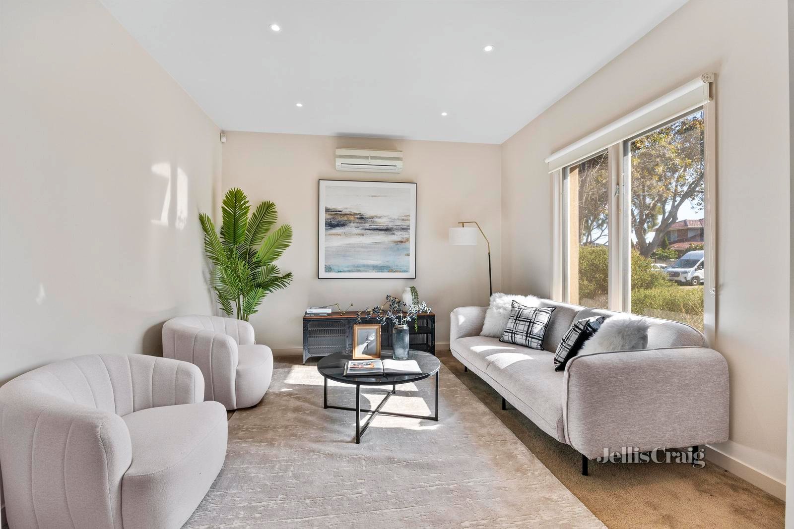 1/14 Olympian Avenue, Mount Waverley image 2