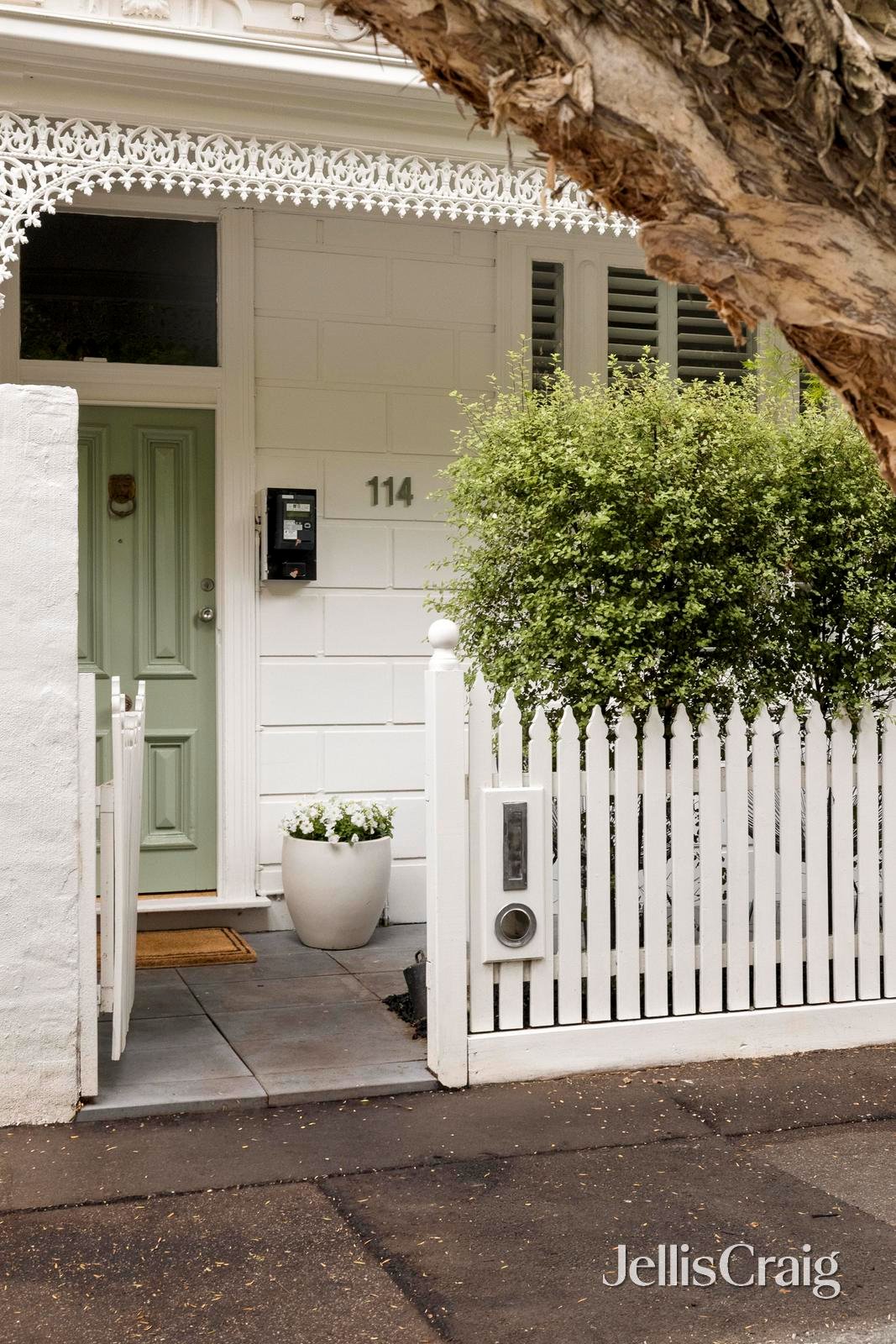 114 Palmerston Crescent, South&nbsp;Melbourne image 2