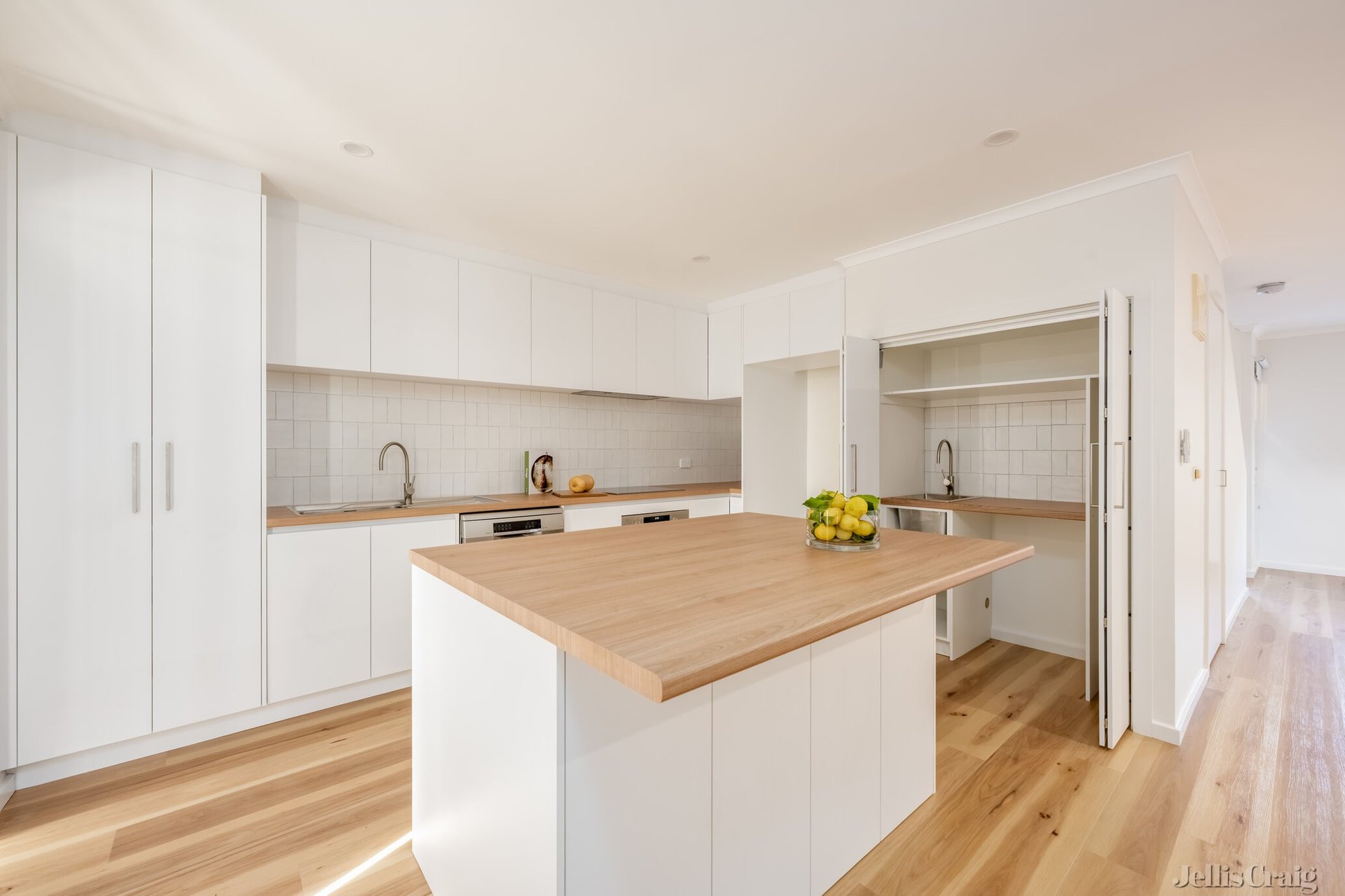 114 Railway Place, West Melbourne image 3