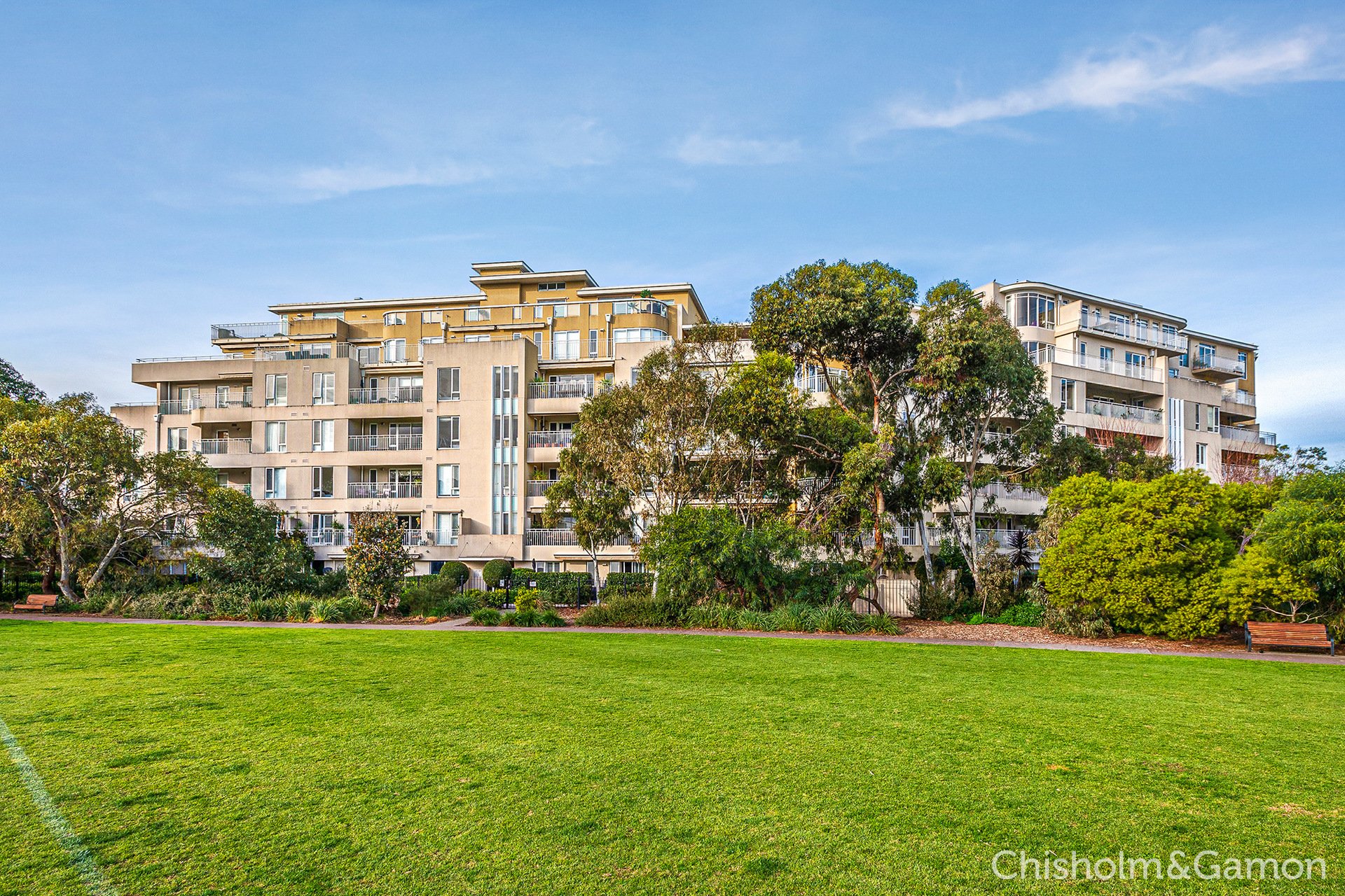 11/4 Seisman Place, Port Melbourne image 2
