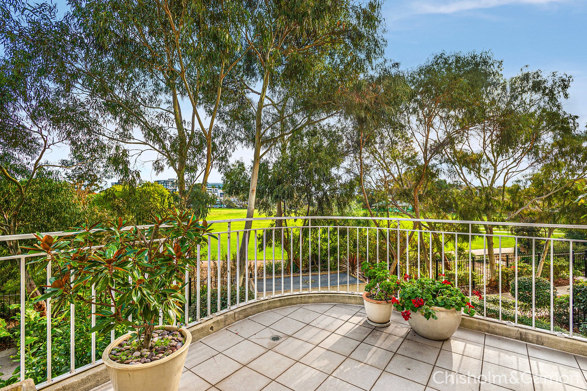 11/4 Seisman Place, Port Melbourne image 3