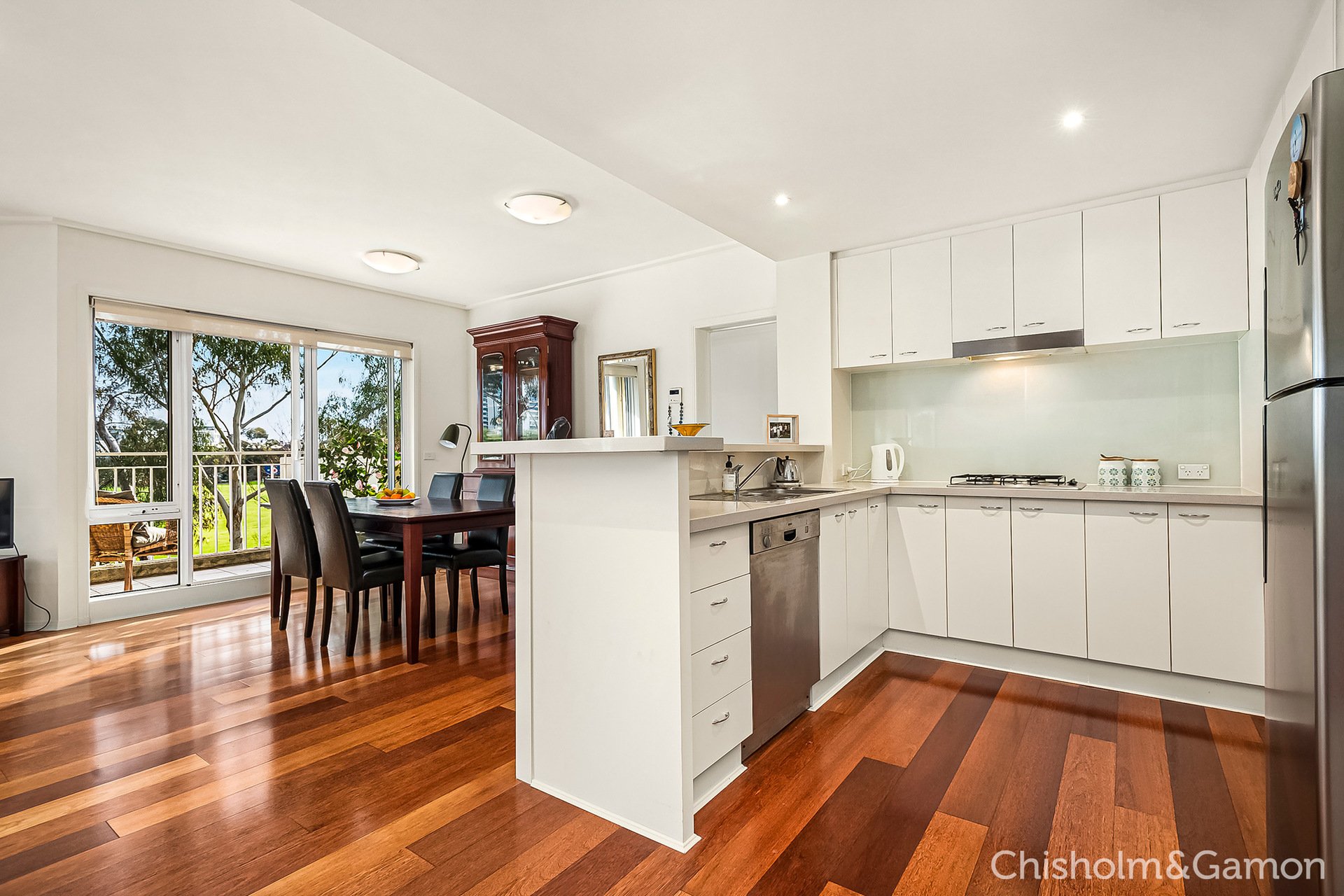 11/4 Seisman Place, Port Melbourne image 4
