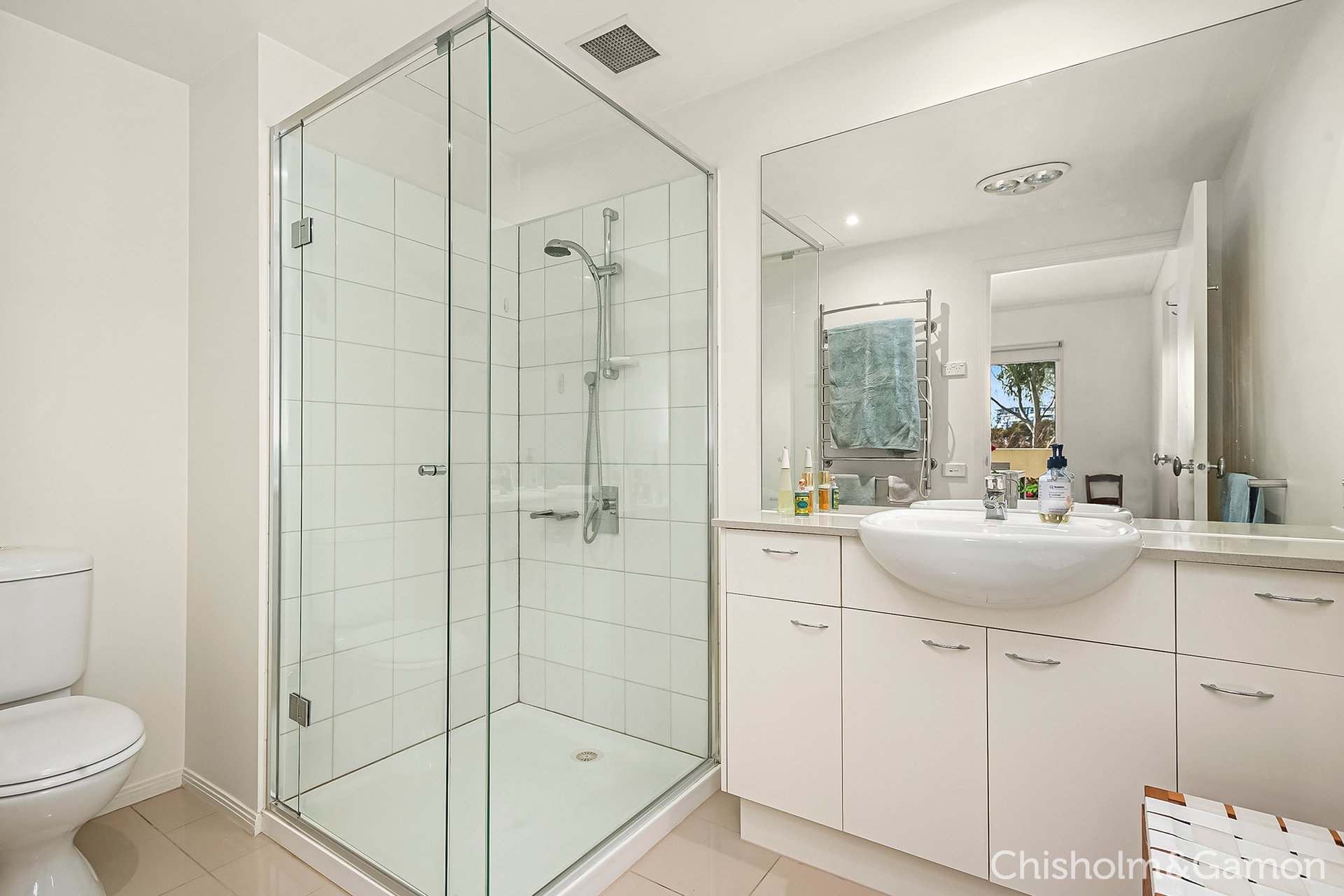 11/4 Seisman Place, Port Melbourne image 8