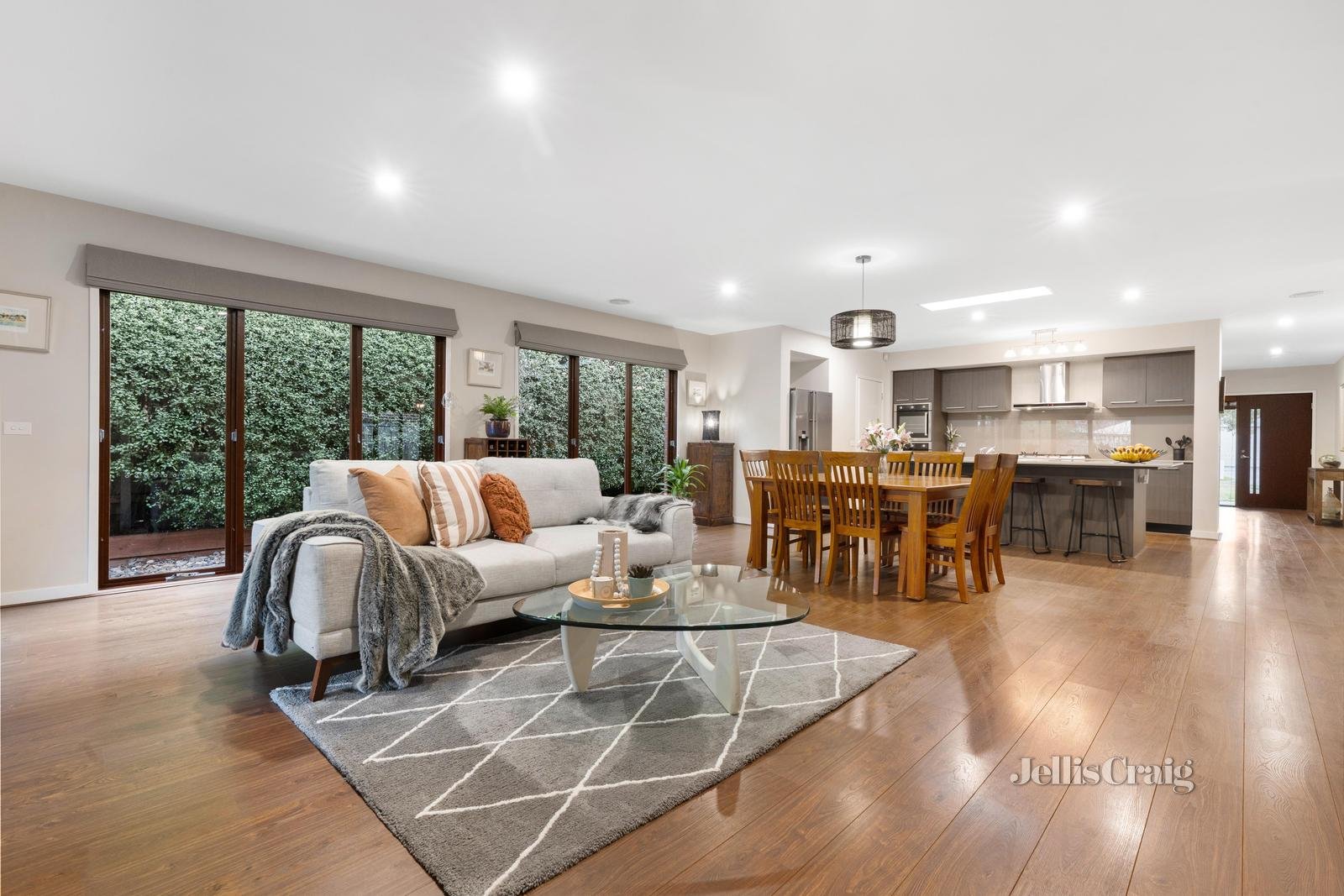 114 Shafer Road, Blackburn North image 2