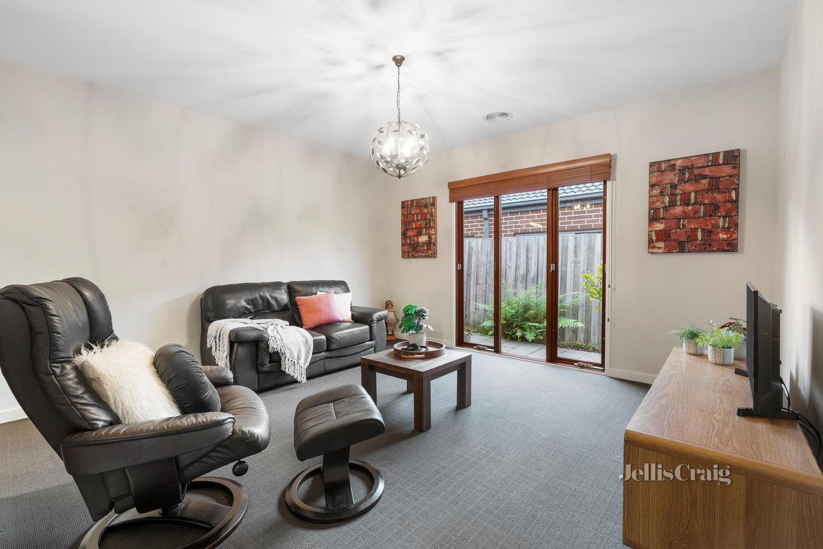 114 Shafer Road, Blackburn North image 5