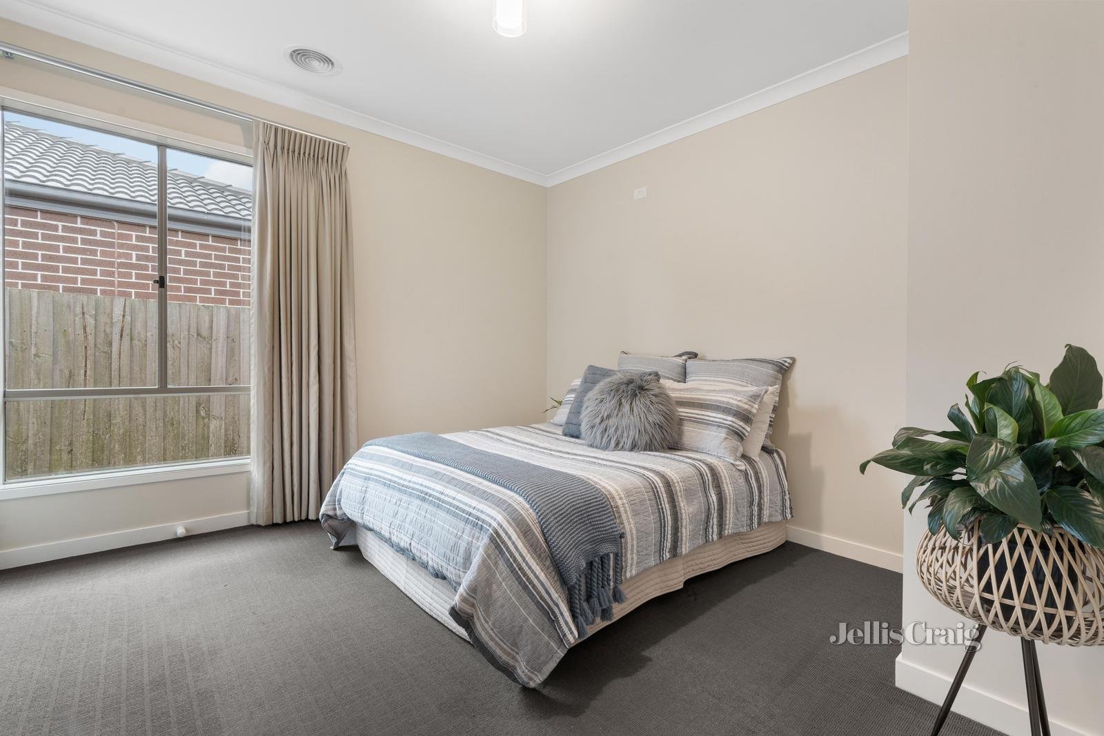 114 Shafer Road, Blackburn North image 8