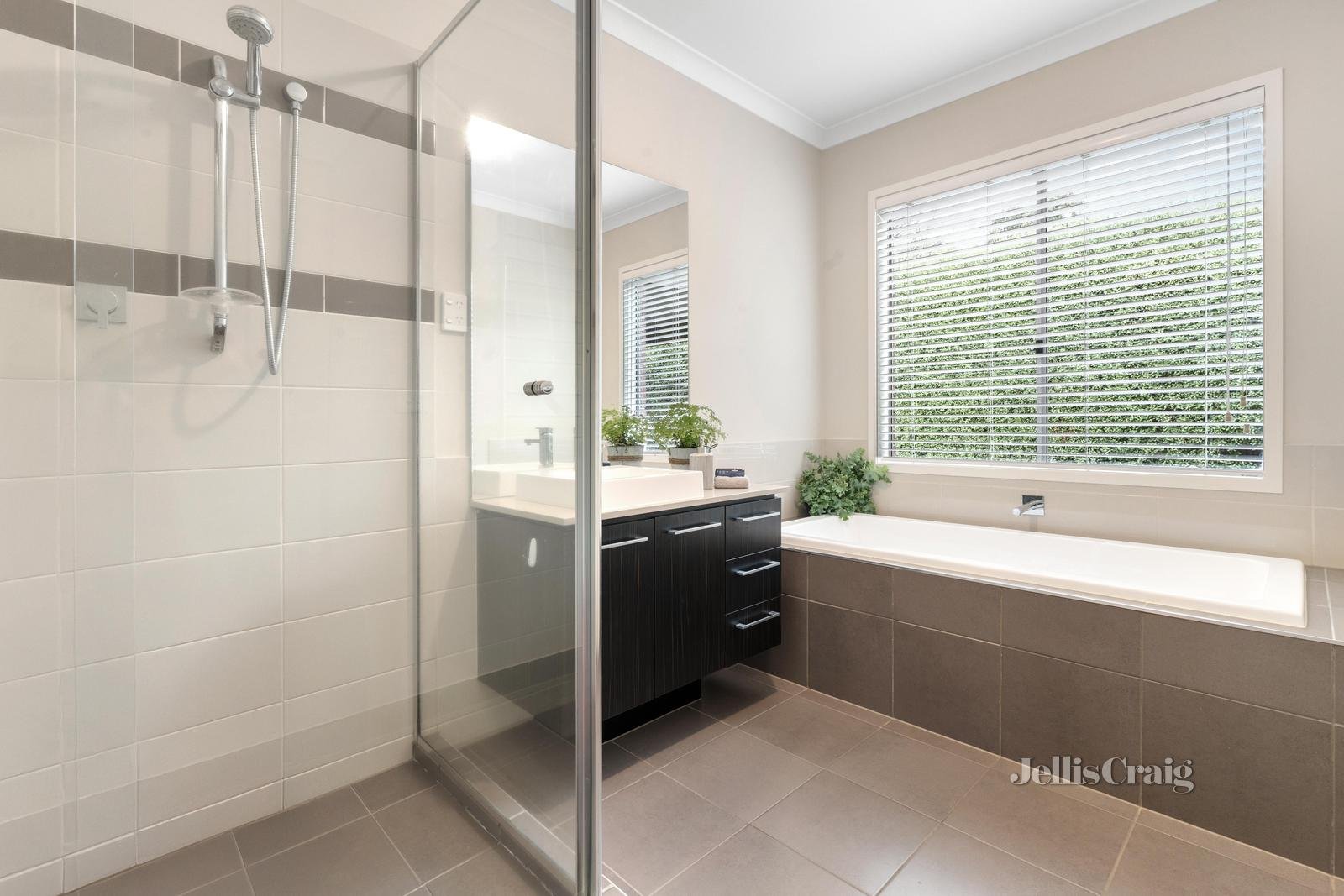 114 Shafer Road, Blackburn North image 10