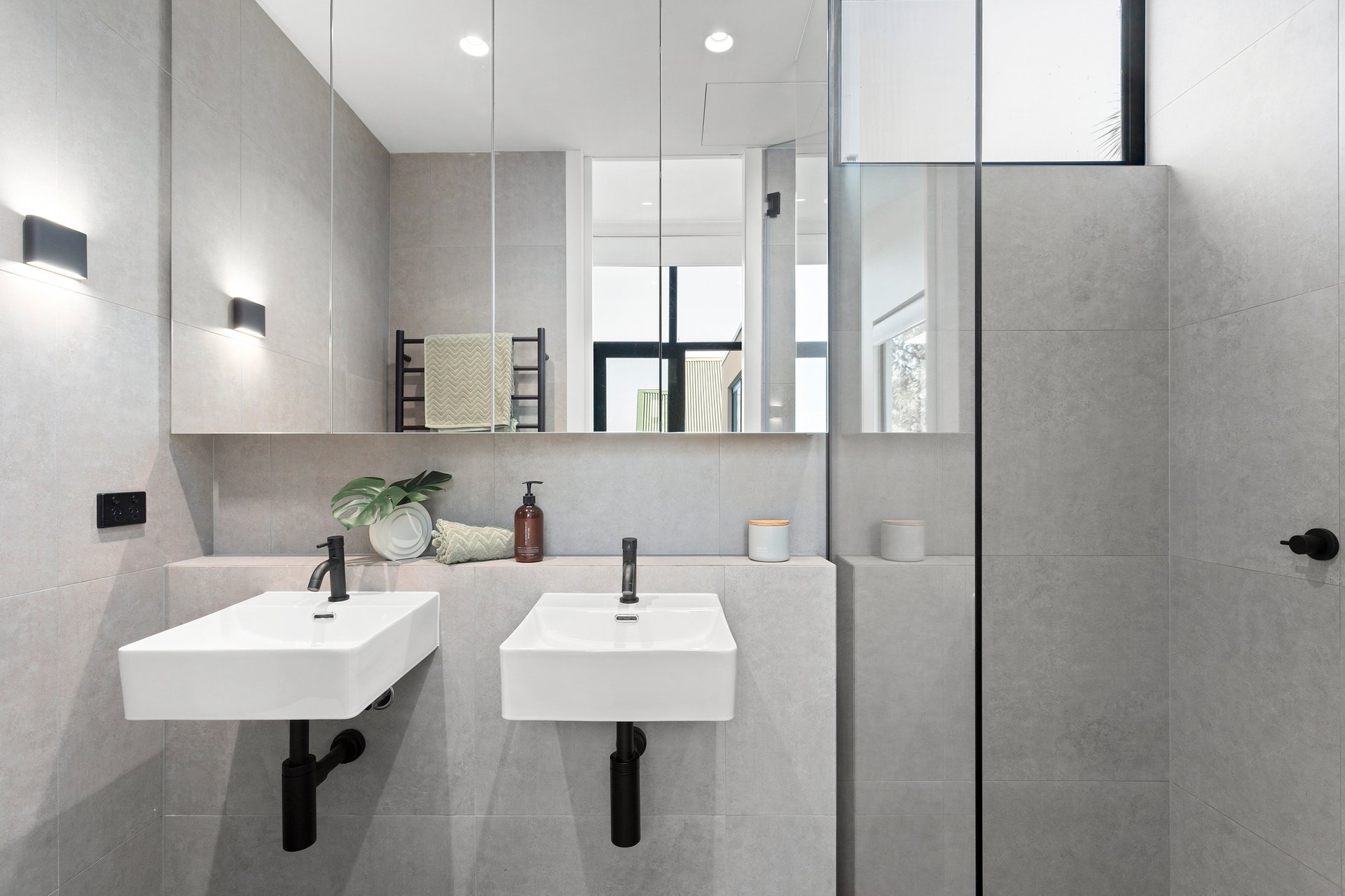 Property Gallery Thumbnail 8