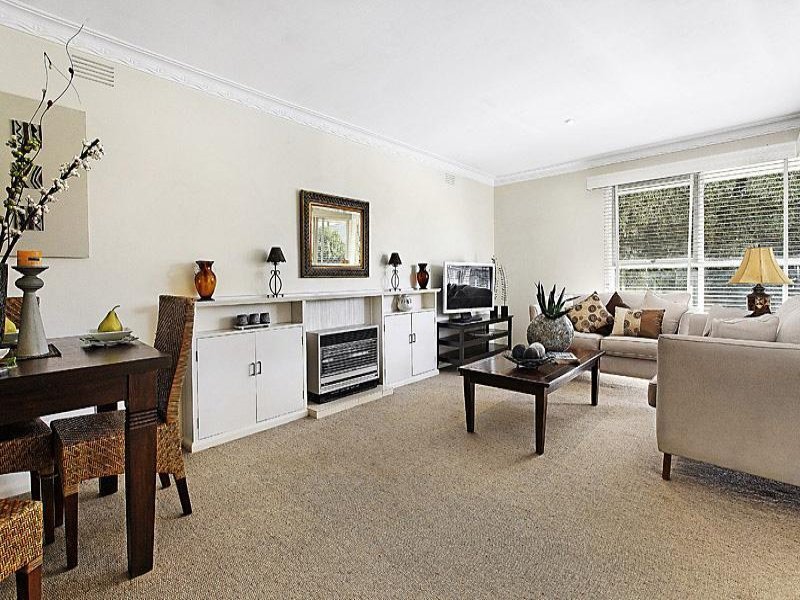 1/14 Warrigal Road, Surrey Hills image 2