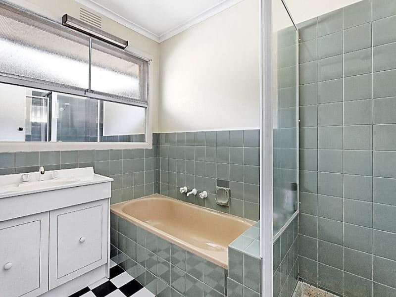 1/14 Warrigal Road, Surrey Hills image 5