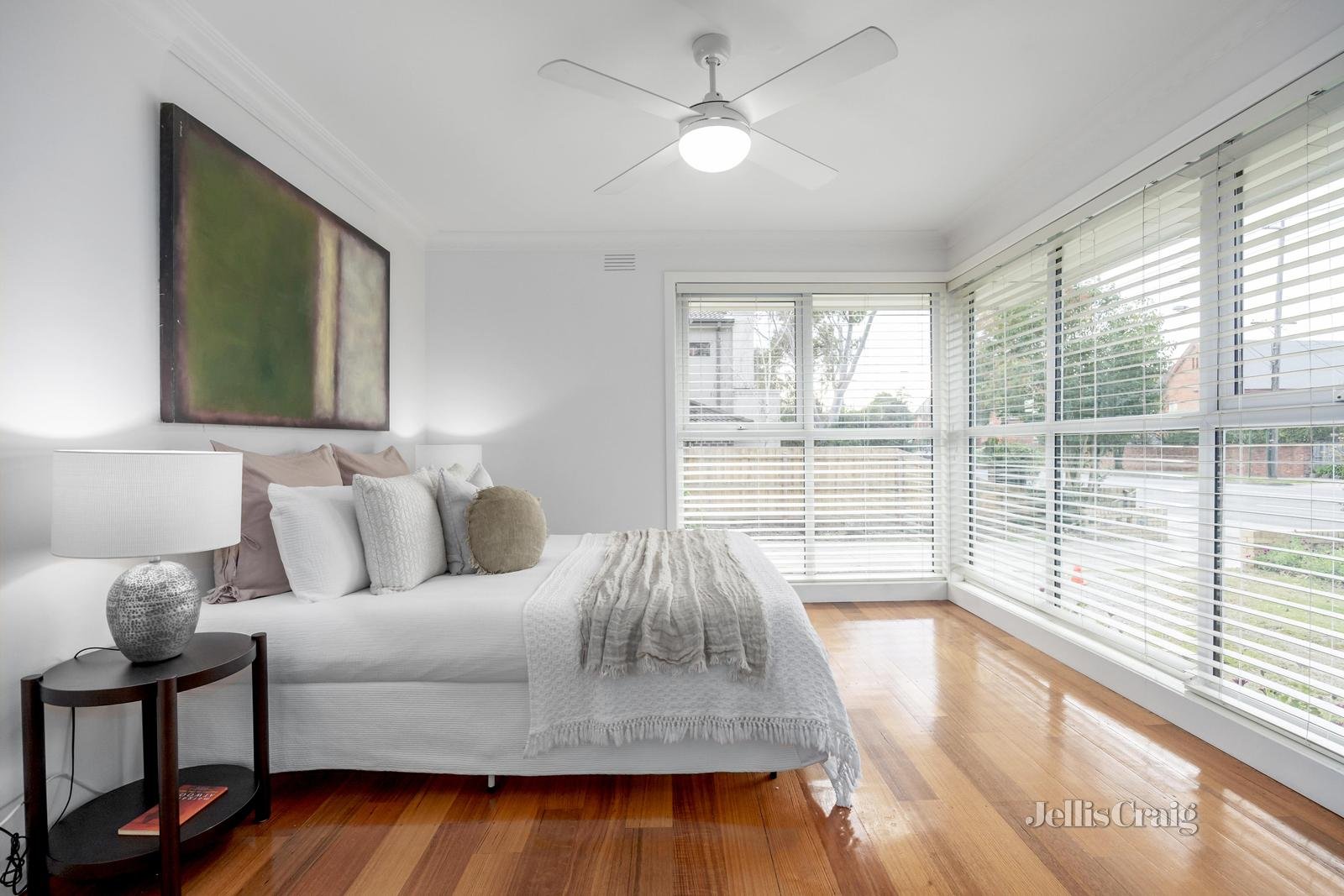 1/14 Warrigal Road, Surrey Hills image 3