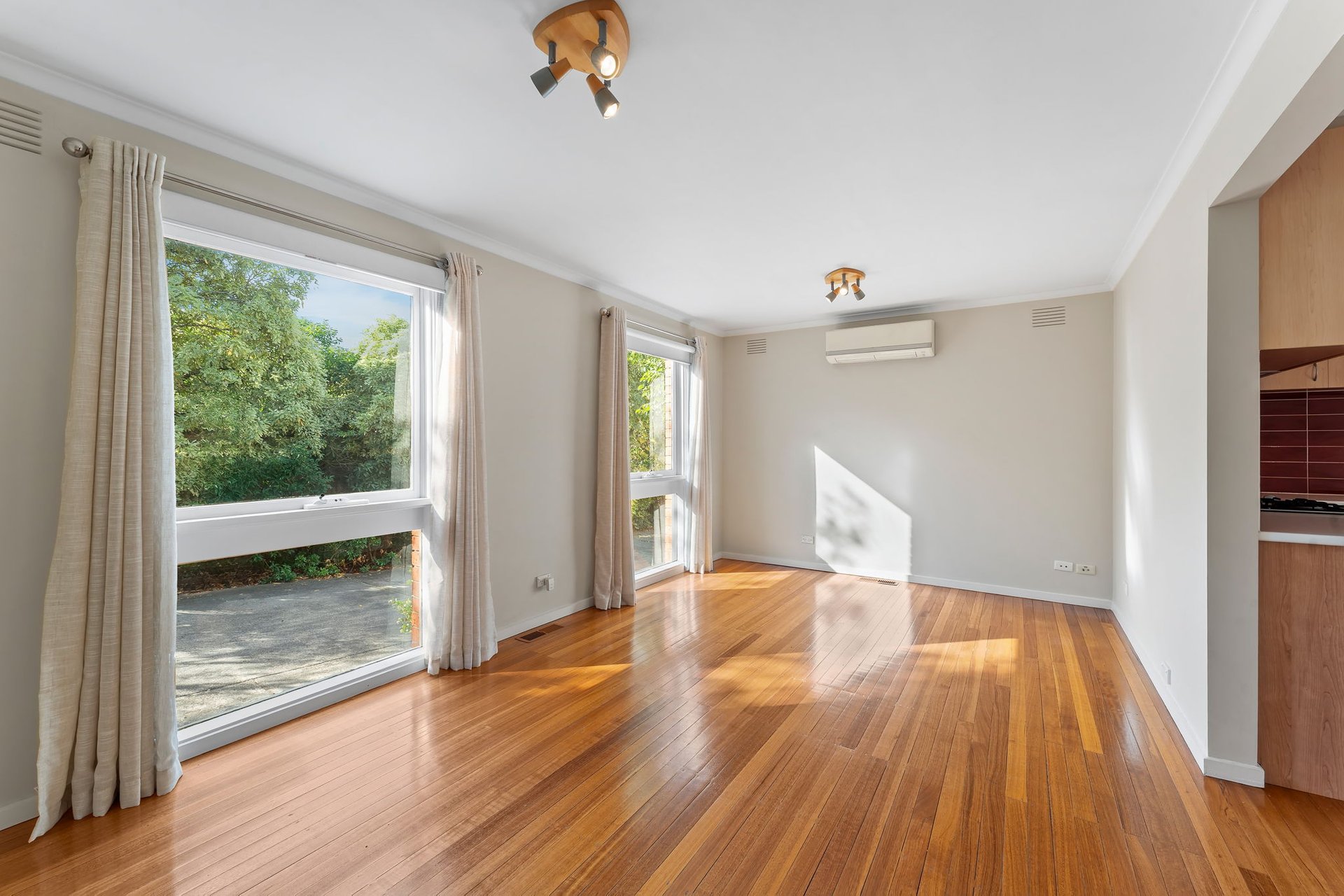 1/140 Cape Street, Heidelberg image 2