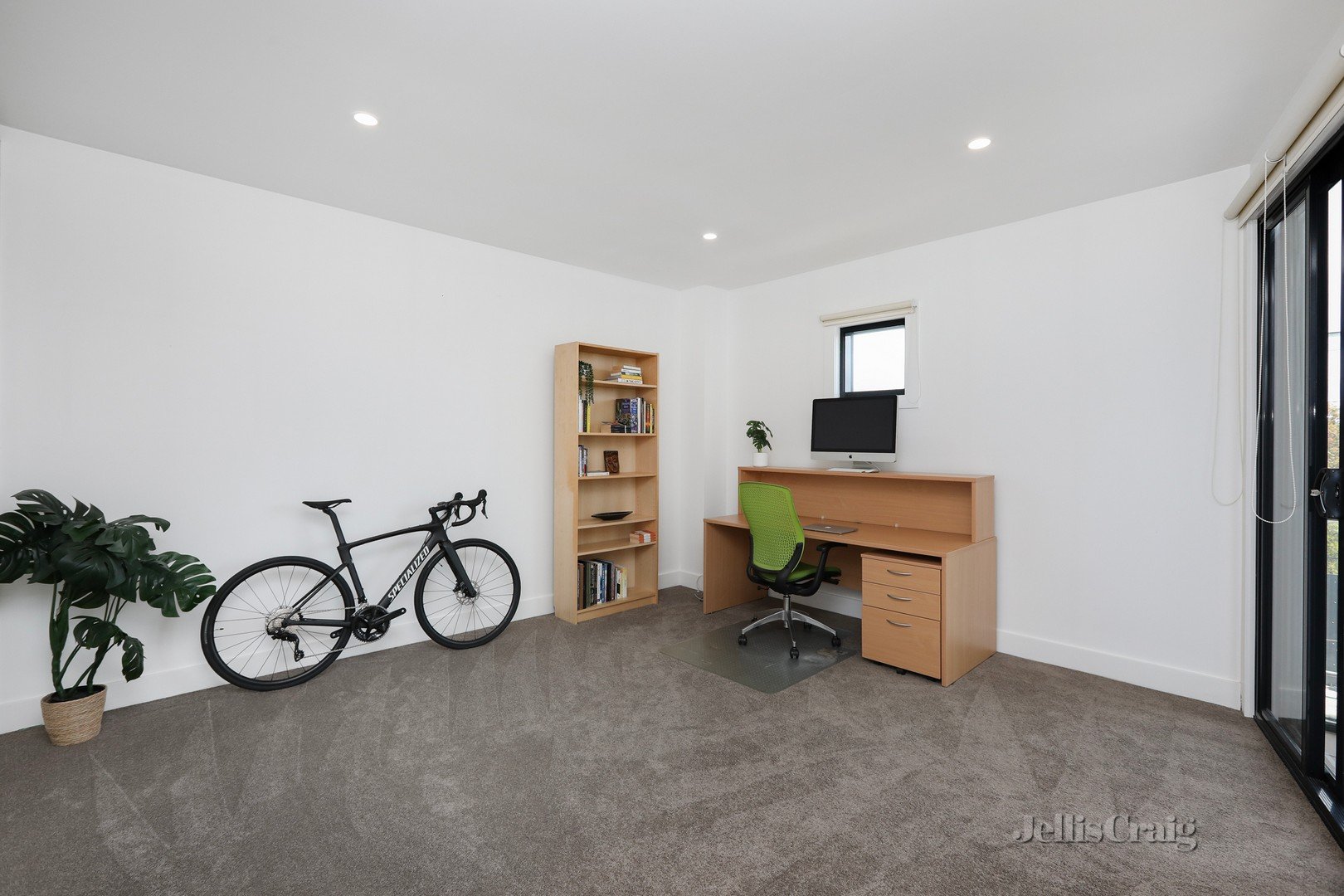 1/141 Railway Place, Williamstown image 3