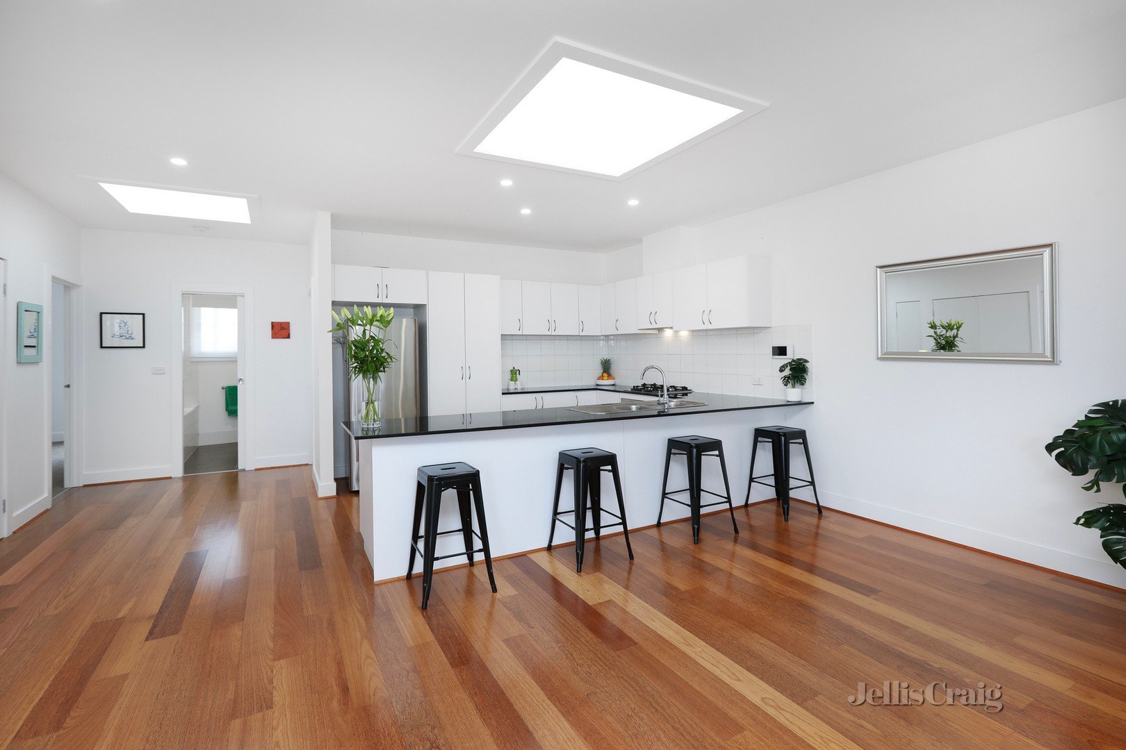 1/141 Railway Place, Williamstown image 1