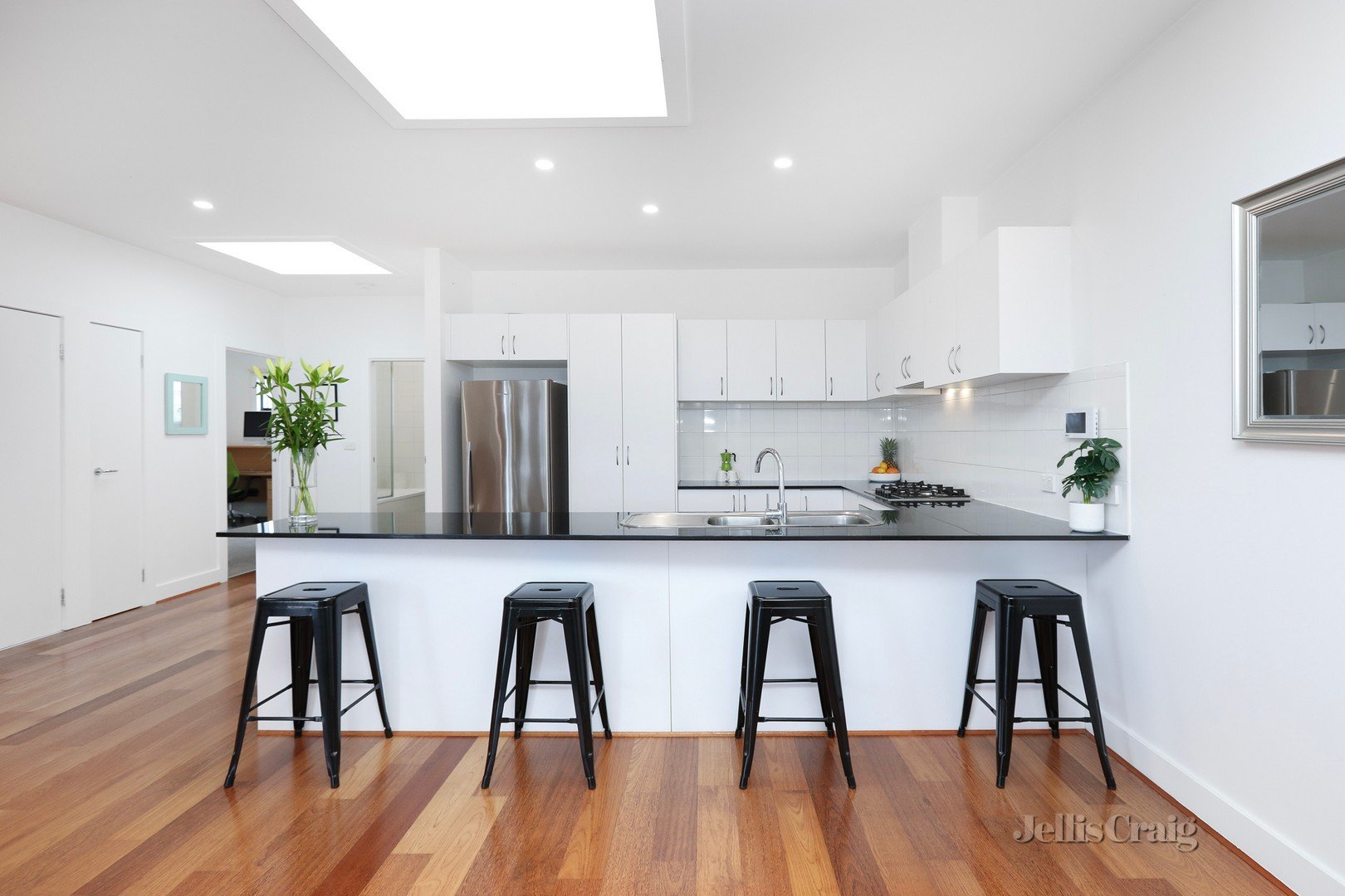 1/141 Railway Place, Williamstown image 4