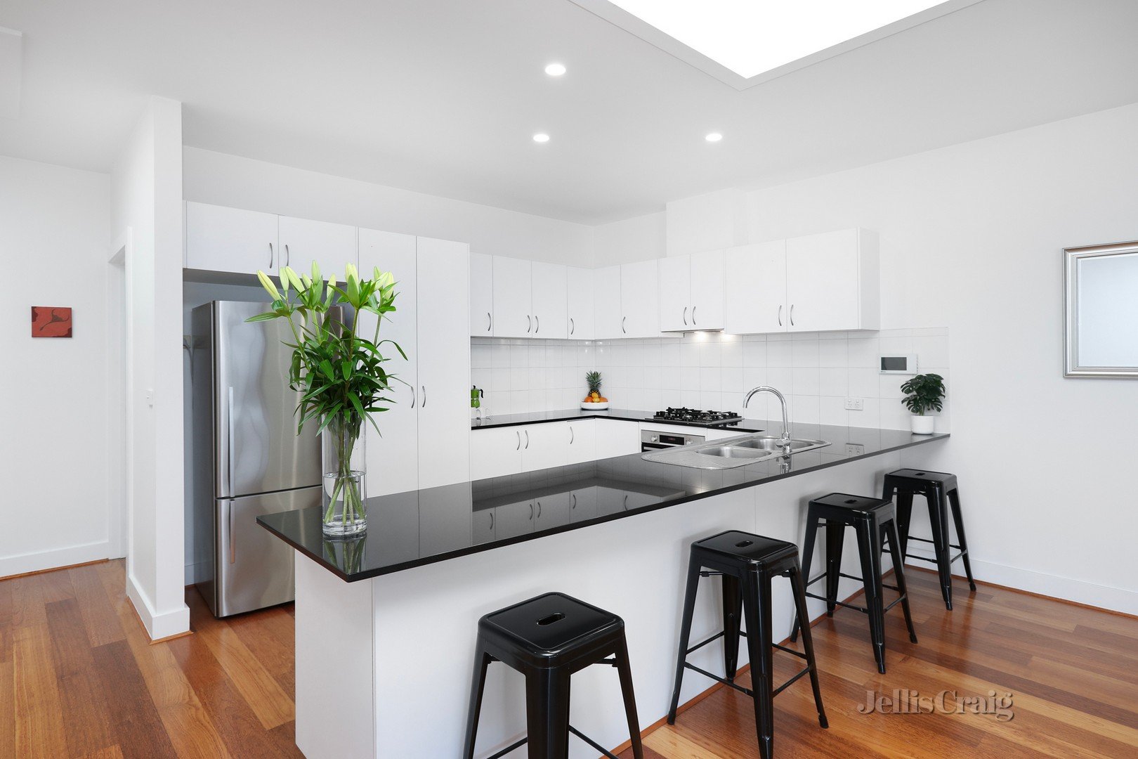 1/141 Railway Place, Williamstown image 5