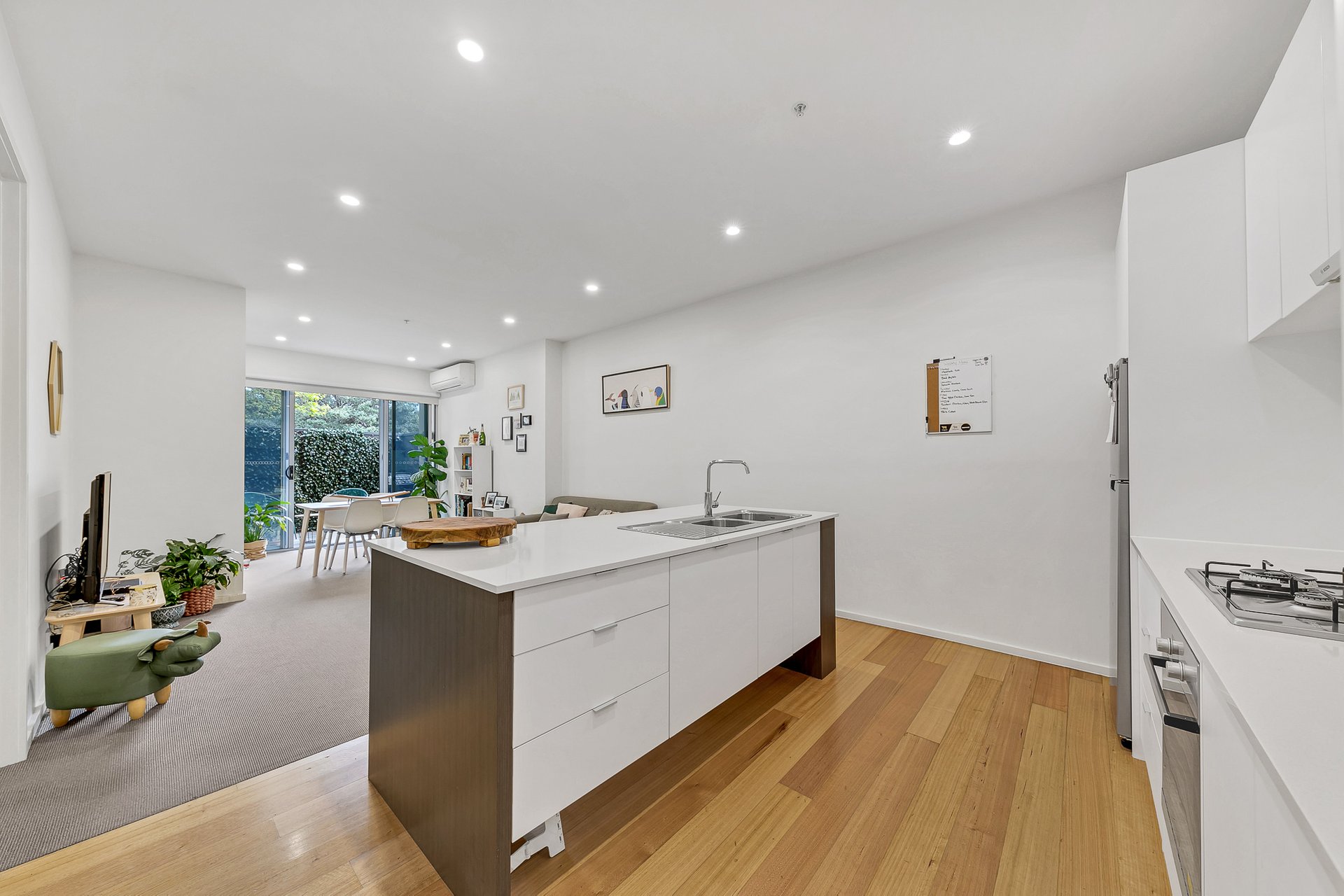 1/141 Yarra Street, Geelong image 3