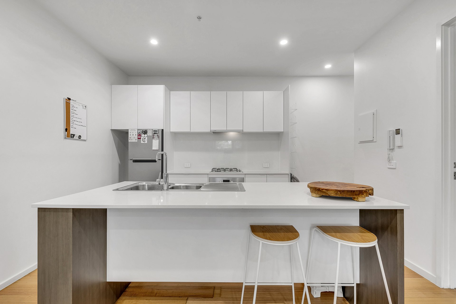 1/141 Yarra Street, Geelong image 4