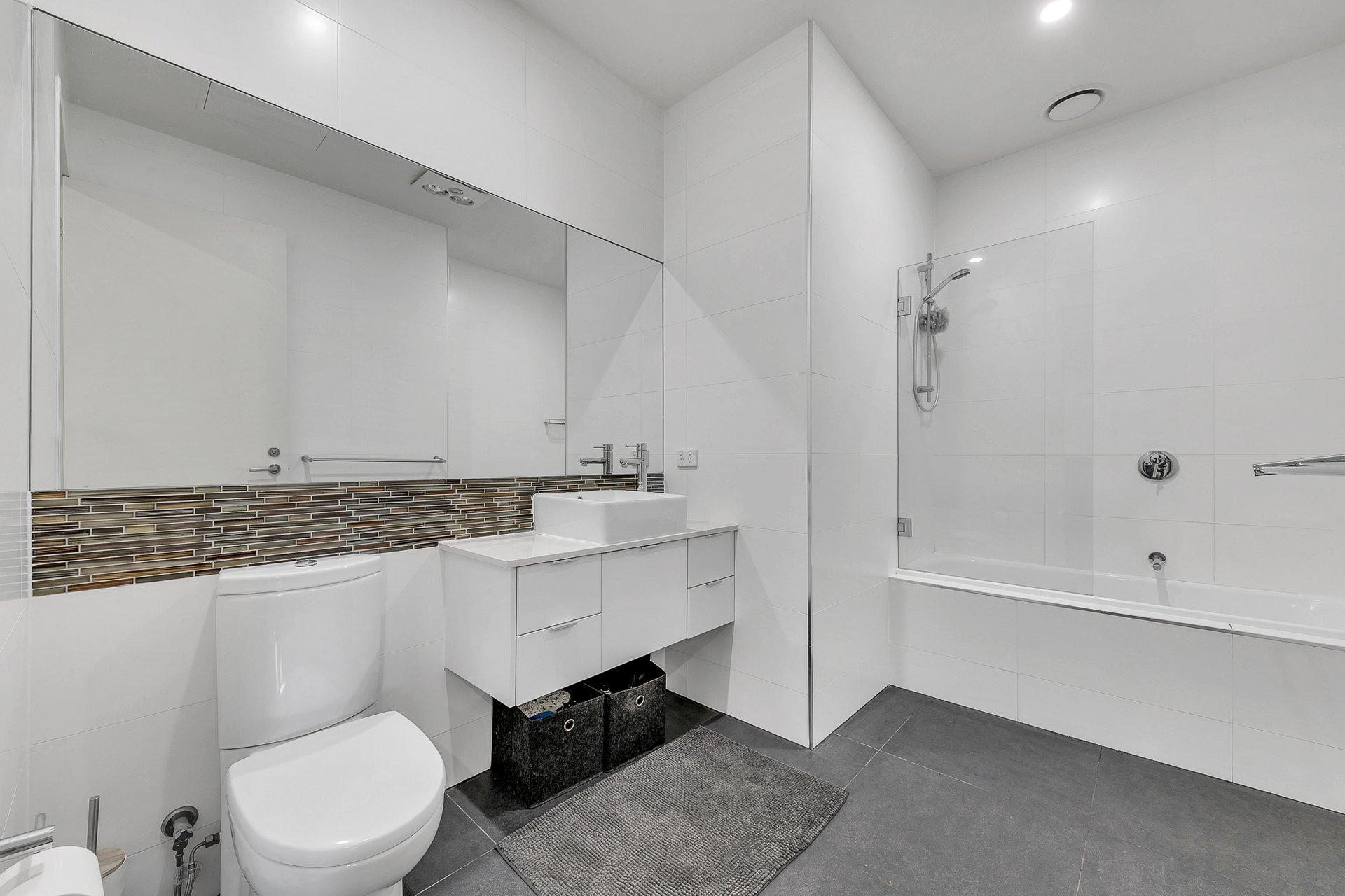 1/141 Yarra Street, Geelong image 9