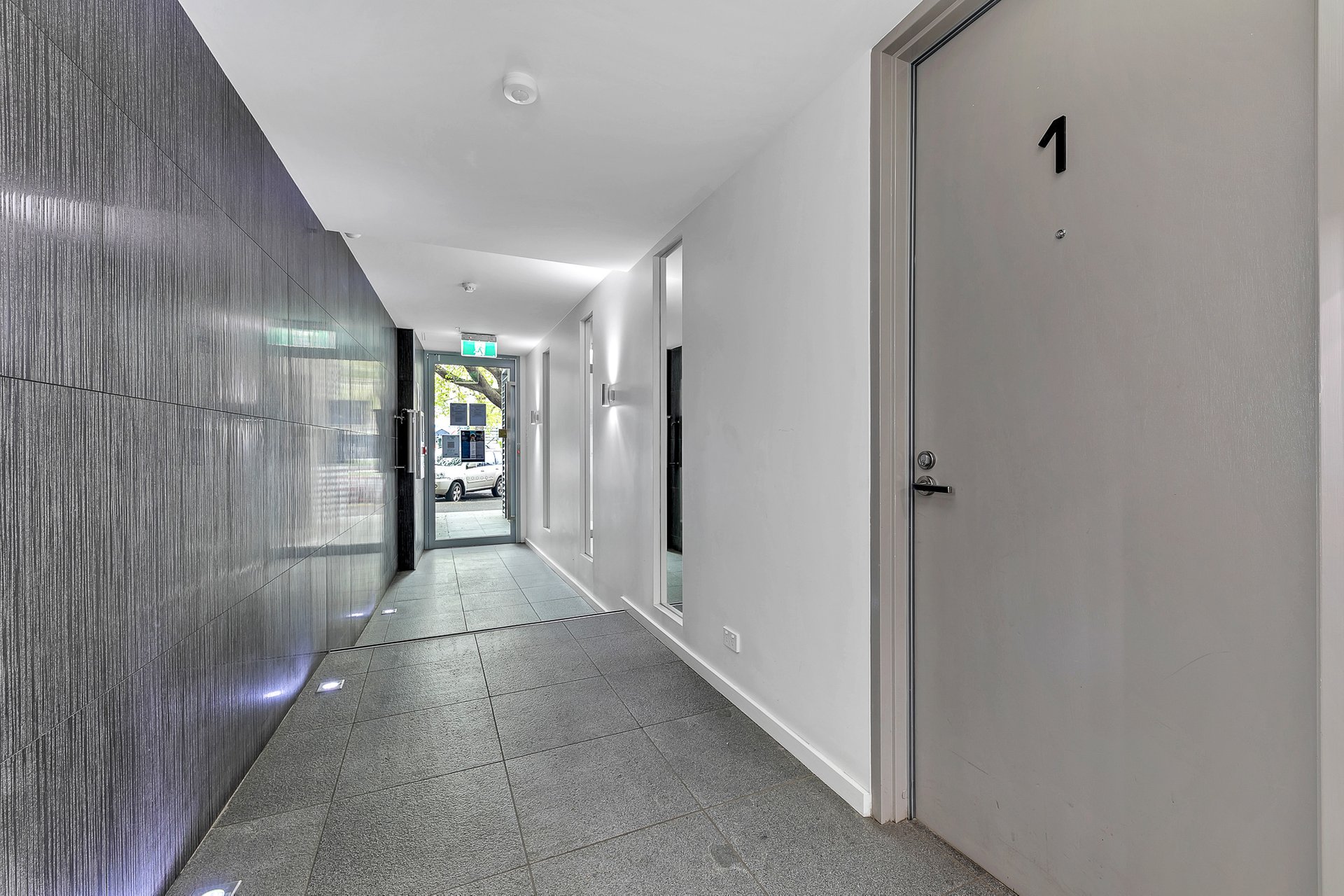 1/141 Yarra Street, Geelong image 11