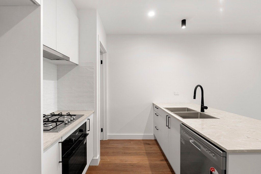 11/42-44 Crevelli Street, Reservoir image 3