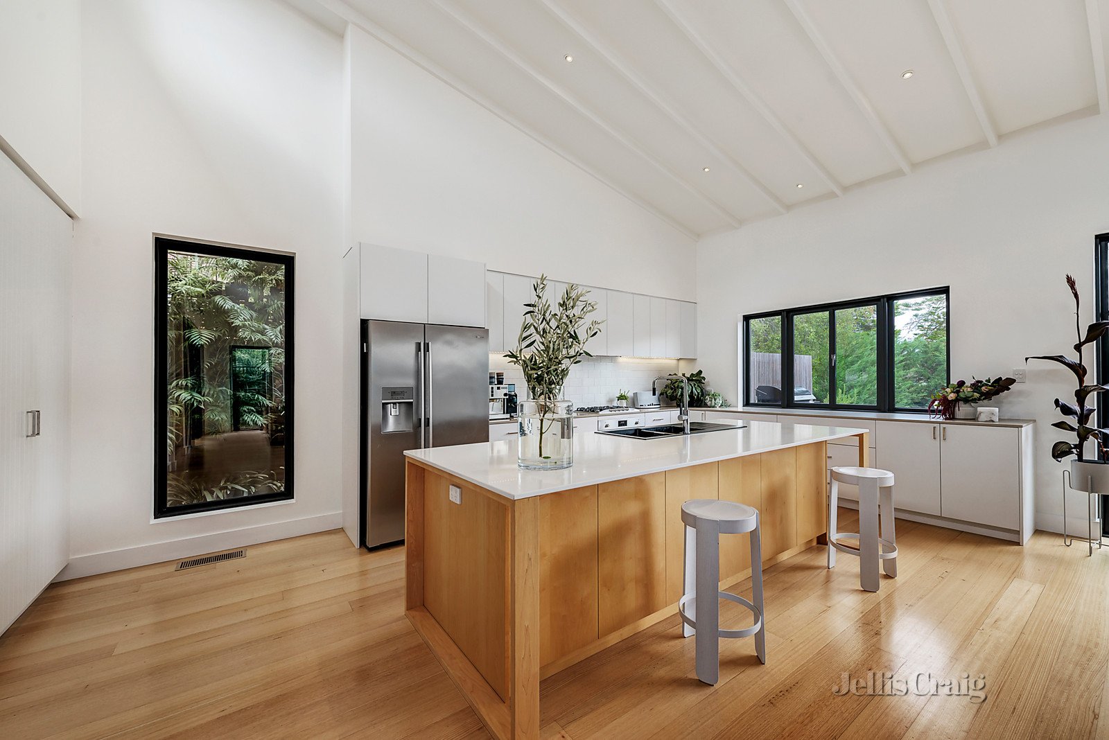 1142 Riversdale Road, Box Hill South image 4