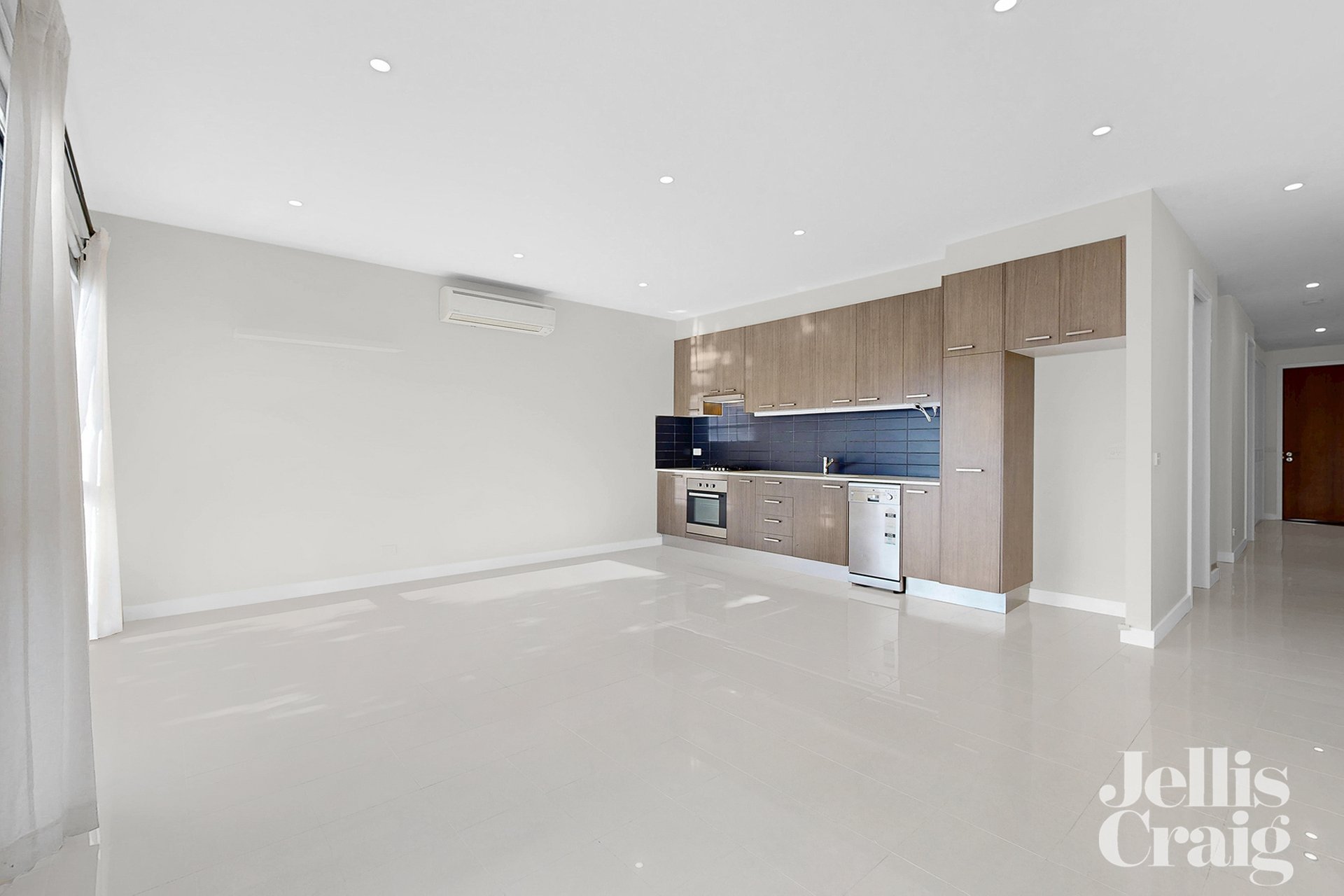 1/1426 Centre Road, Clayton South image 2