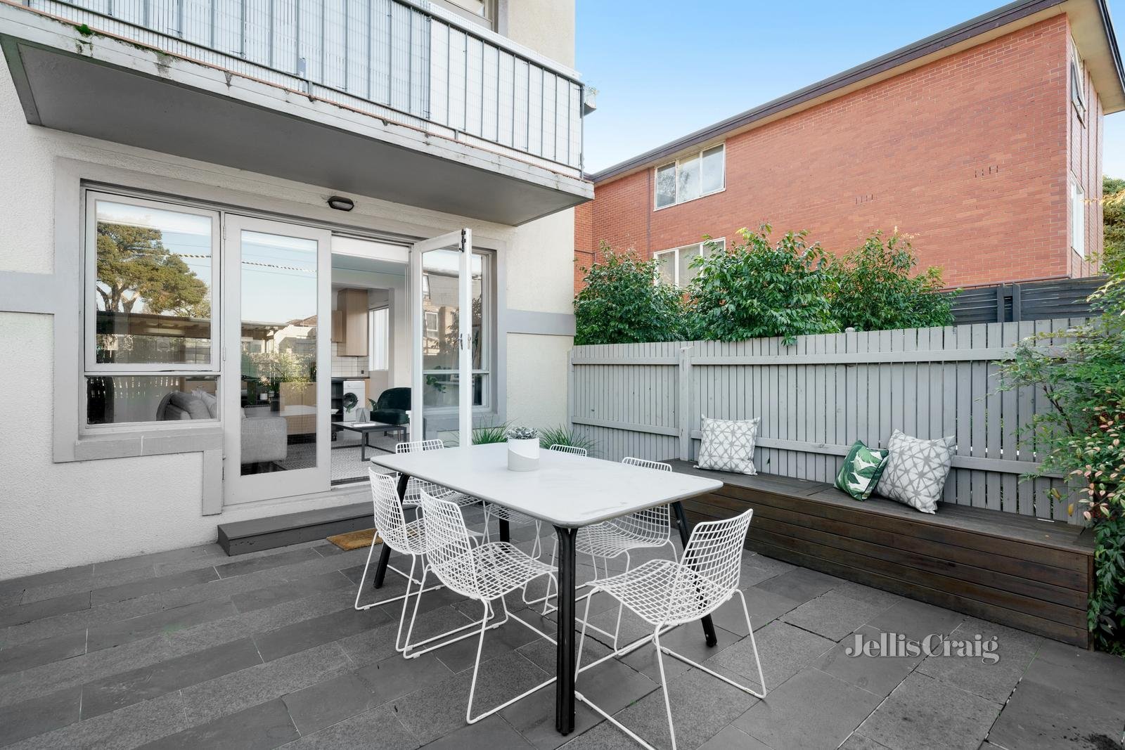 1/145 Glen Huntly Road, Elwood image 4