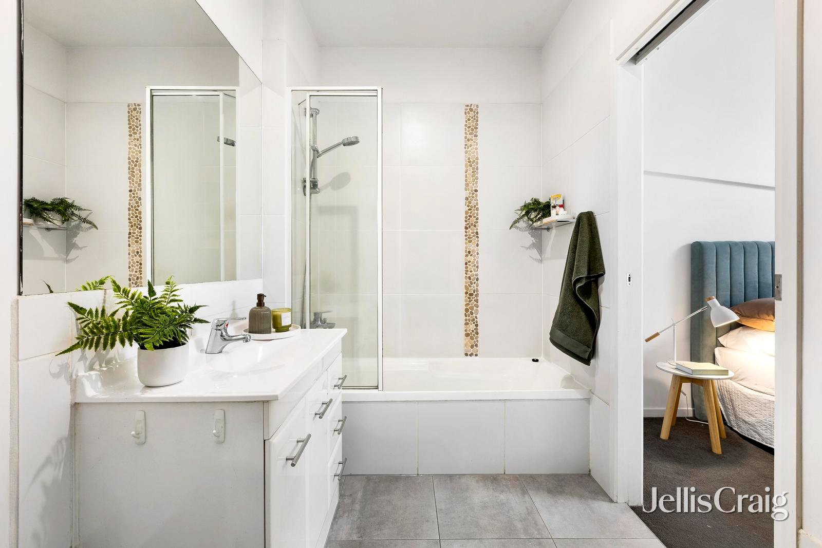 1/145 Ormond Road, Elwood image 7