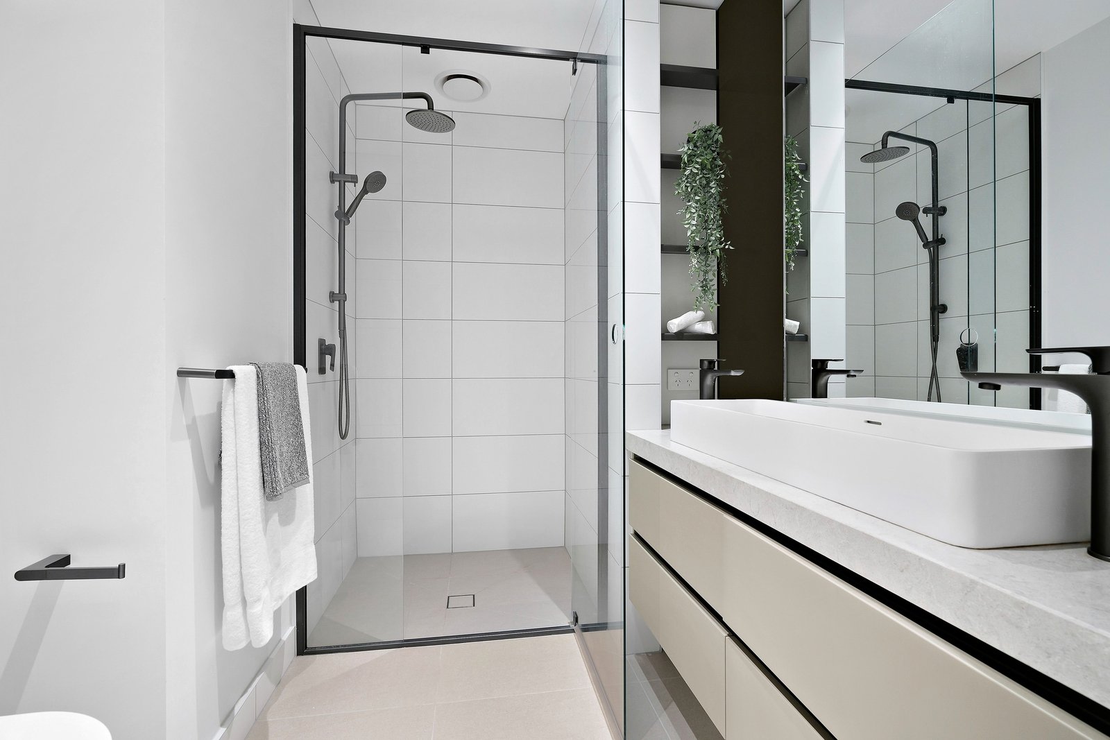 Property Gallery Thumbnail 6