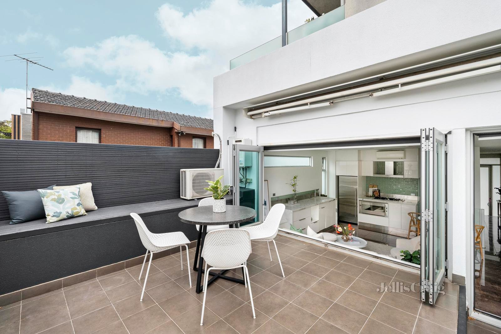 1/146 Mills Street, Albert Park image 4