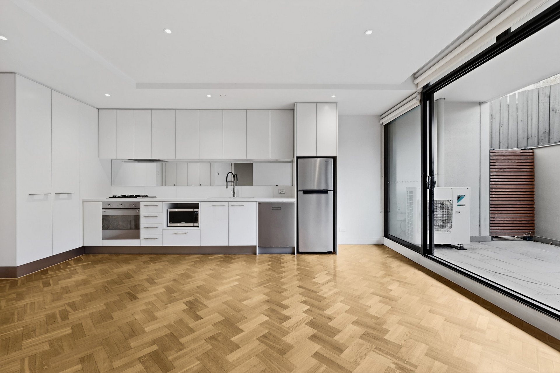 114/7 Berkeley Street, Doncaster image 1