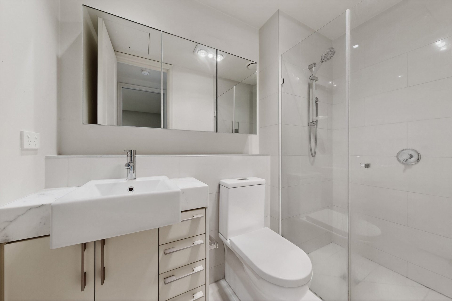 114/7 Berkeley Street, Doncaster image 7