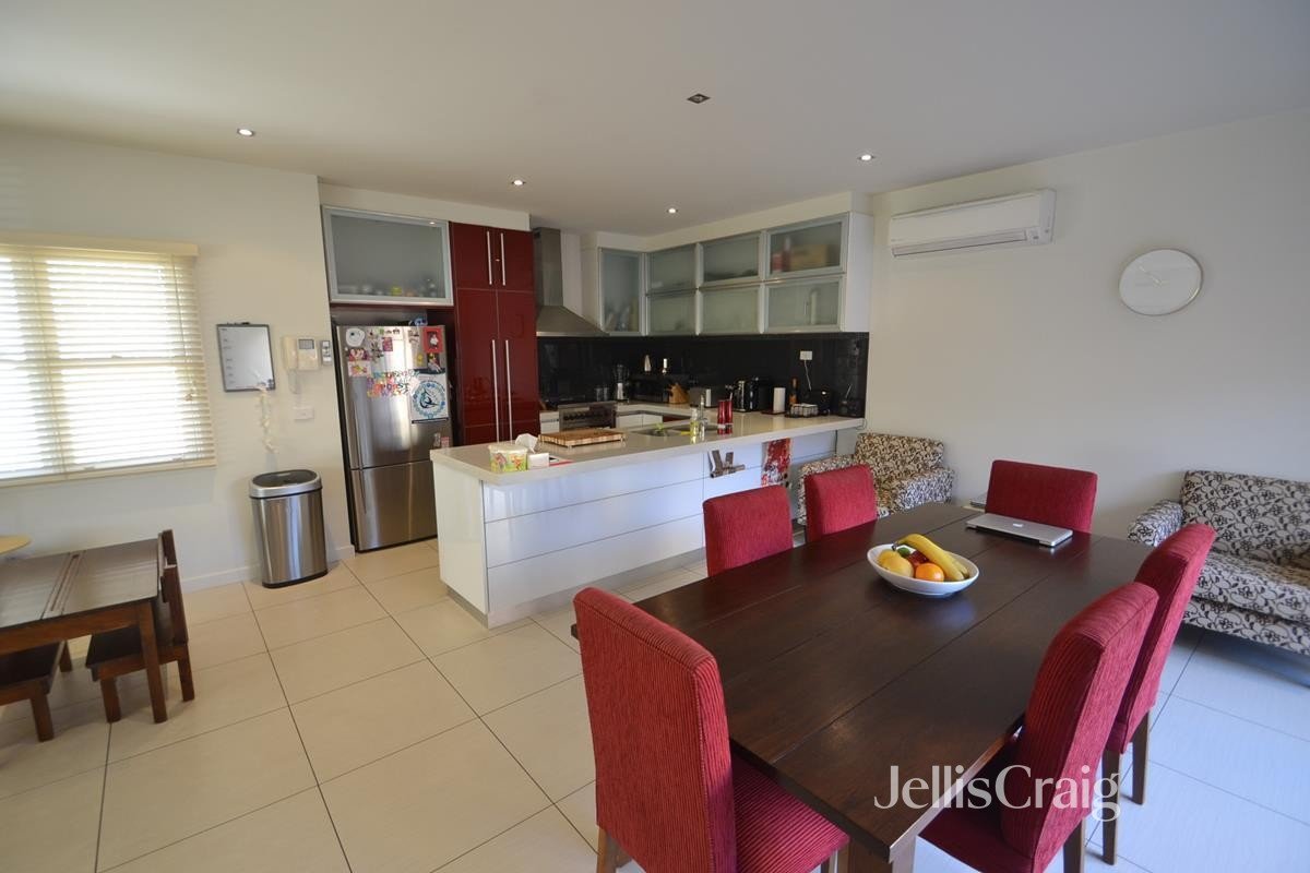 1/147 Bradshaw Street, Essendon image 5