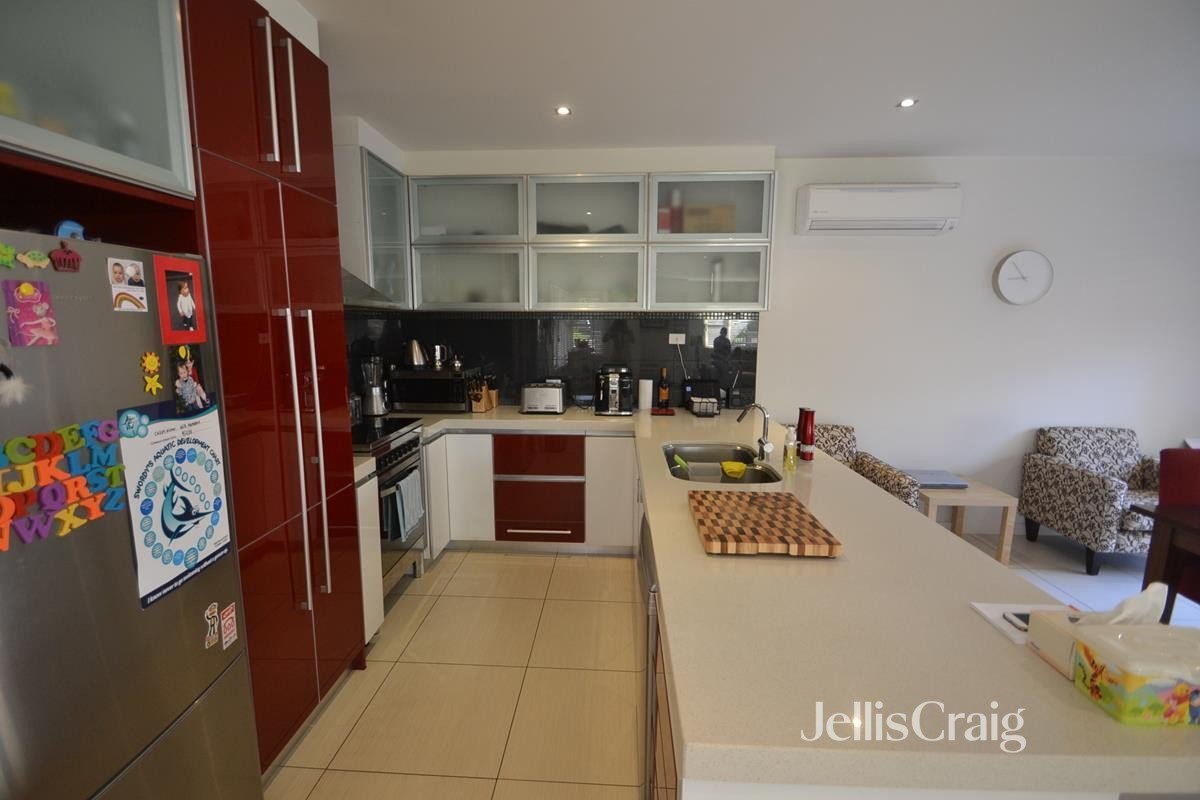 1/147 Bradshaw Street, Essendon image 3