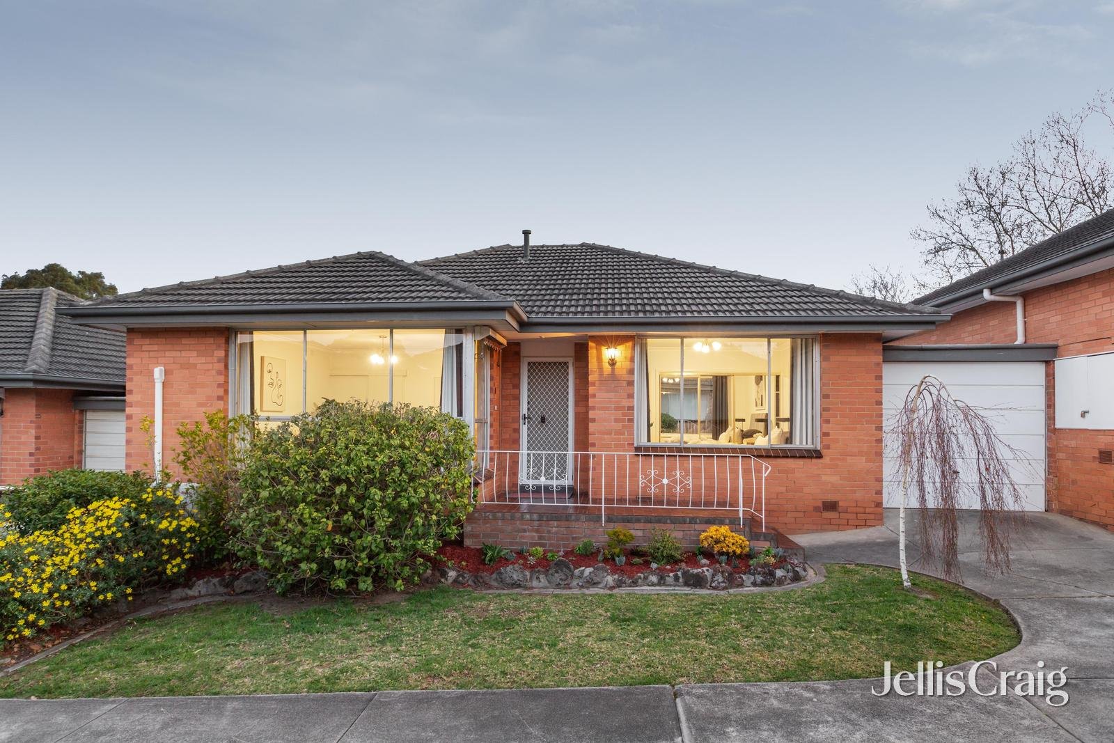 11/48 Locksley Road, Ivanhoe image 1