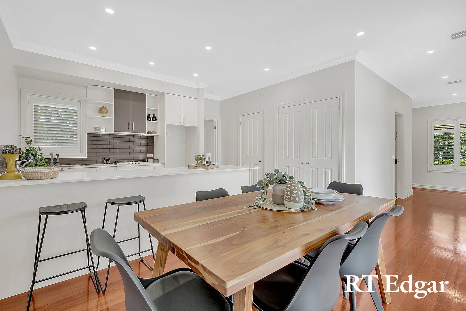 Property Gallery Thumbnail 9