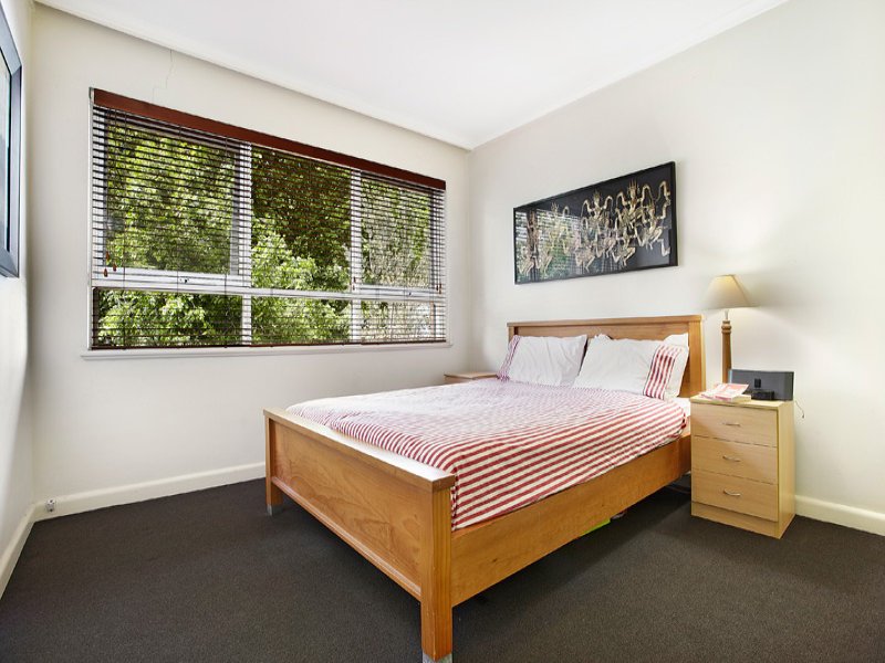 11/5 Addison Street, Elwood image 4
