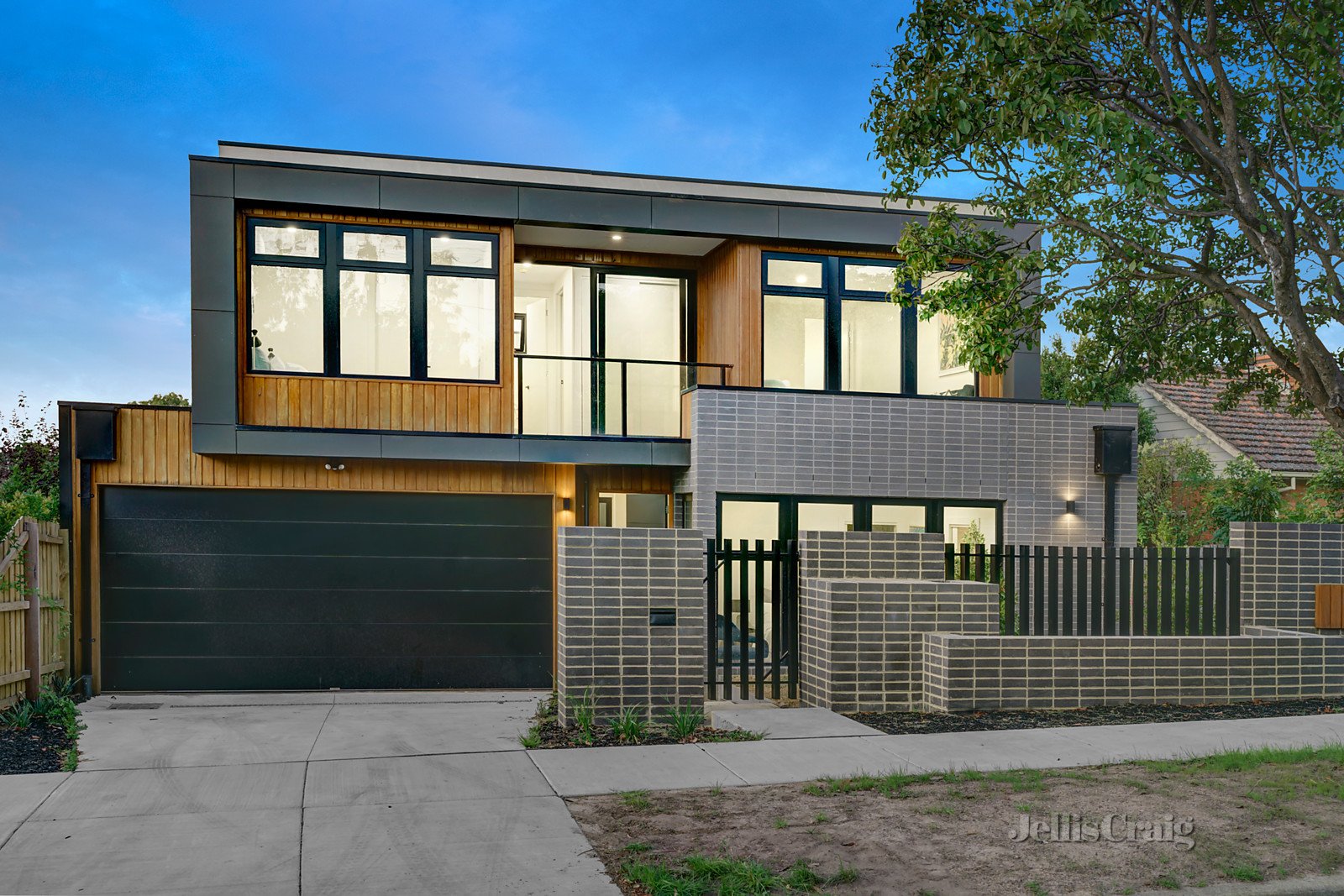 1/15 Ascot Street, Doncaster East image 1
