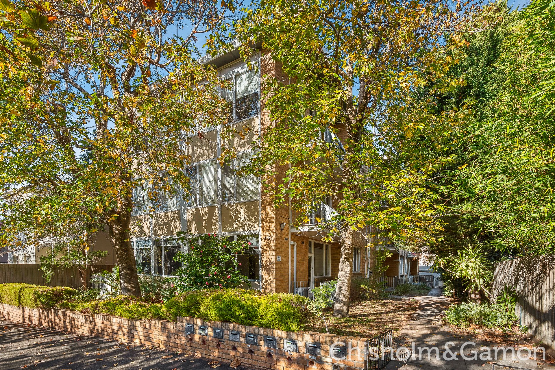 1/15 Beach Avenue, Elwood image 1