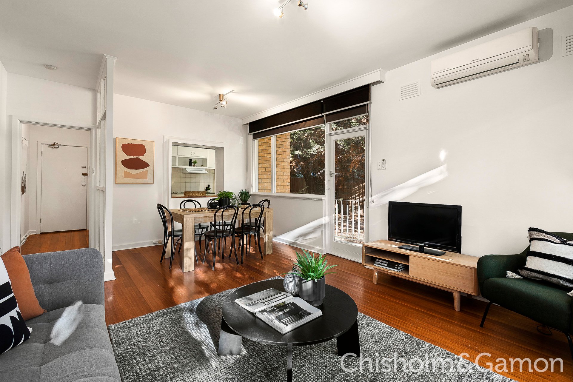 1/15 Beach Avenue, Elwood image 3