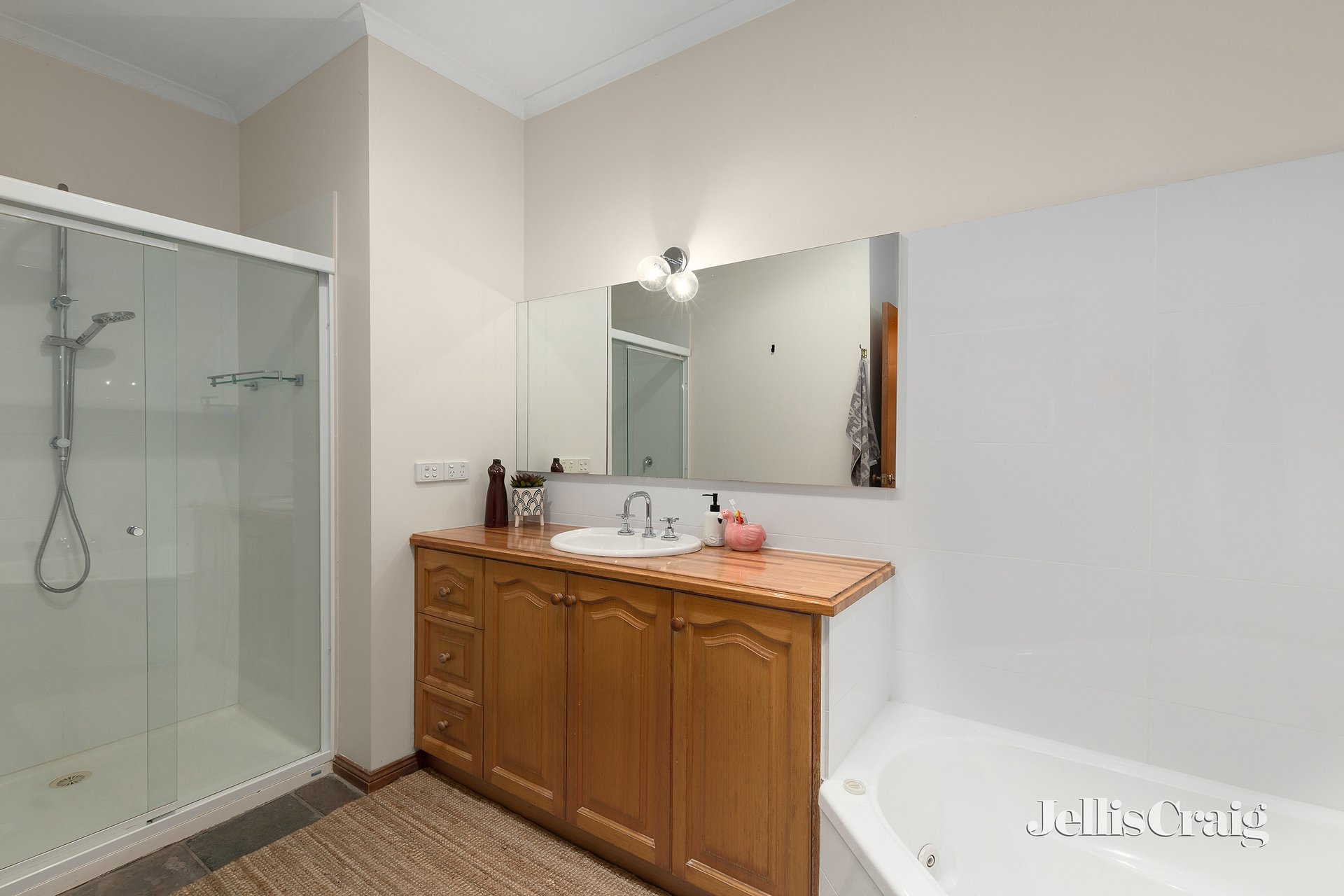 115 Brougham Street, Eltham image 5