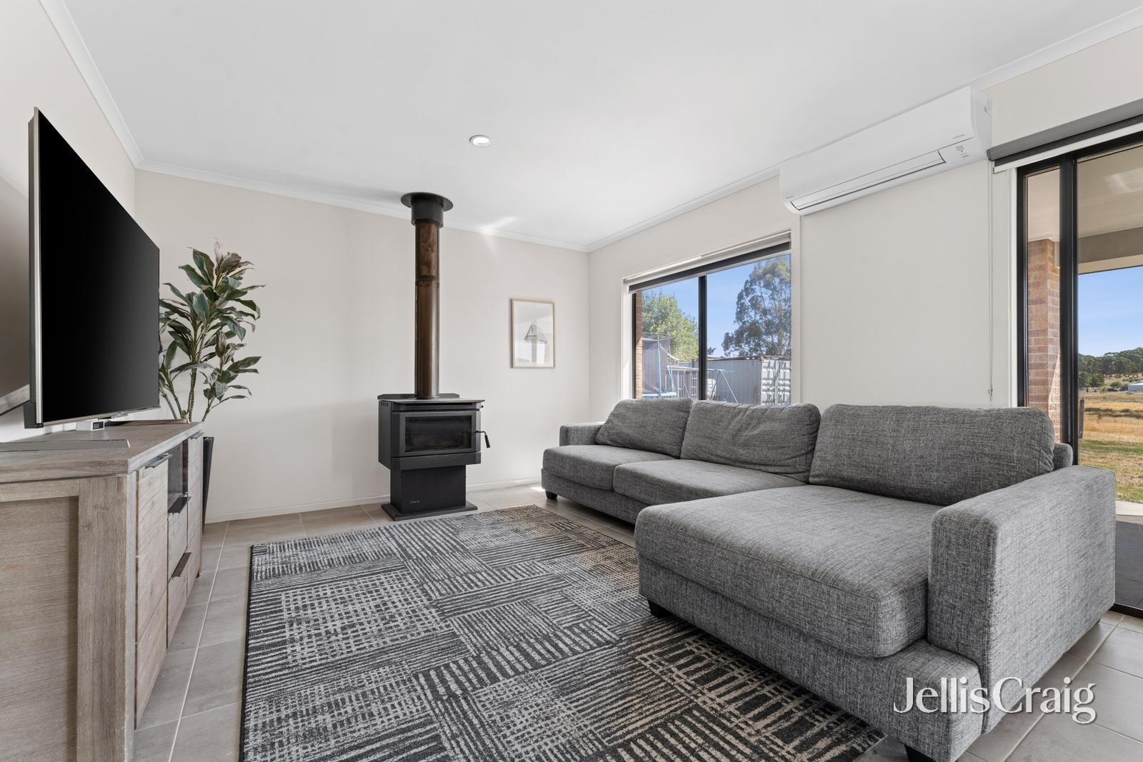 115 Careys Road, Scarsdale image 3