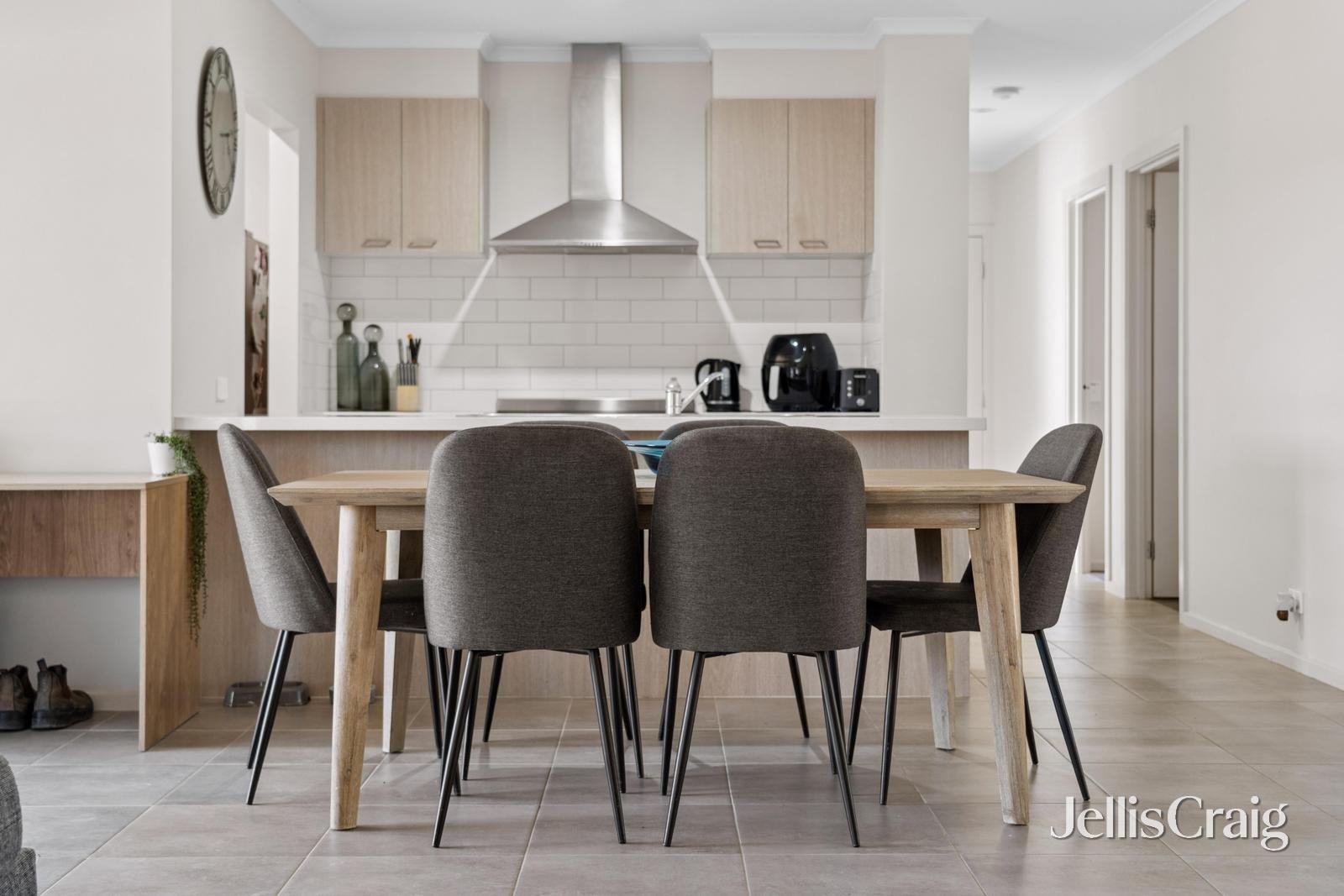 115 Careys Road, Scarsdale image 7