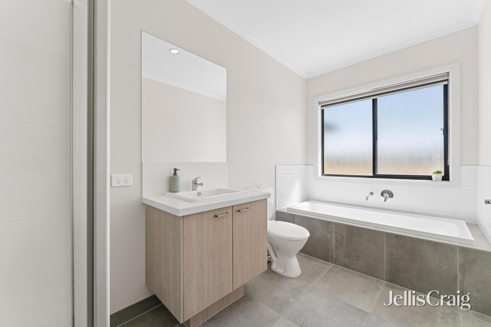 115 Careys Road, Scarsdale image 20