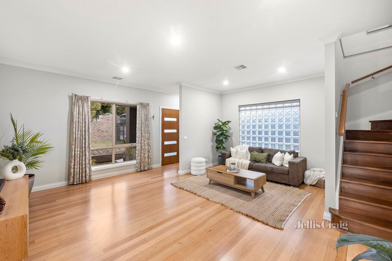 1/15 Faraday Road, Croydon South image 2