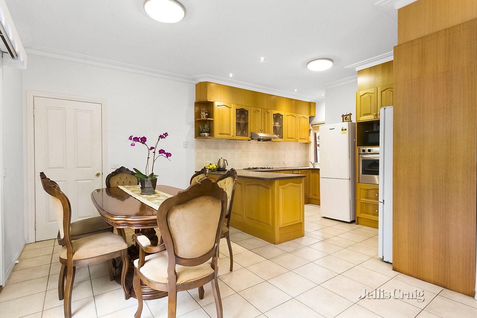 1/15 Geelong Road, Footscray image 2