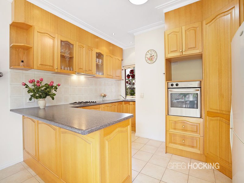 1/15 Geelong Road, Footscray image 3