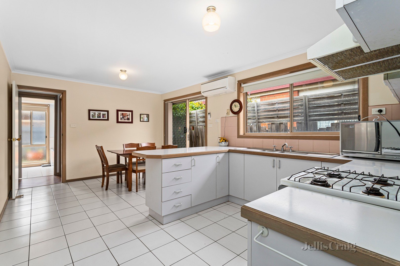 1/15 Harrison Court, Altona Meadows image 3