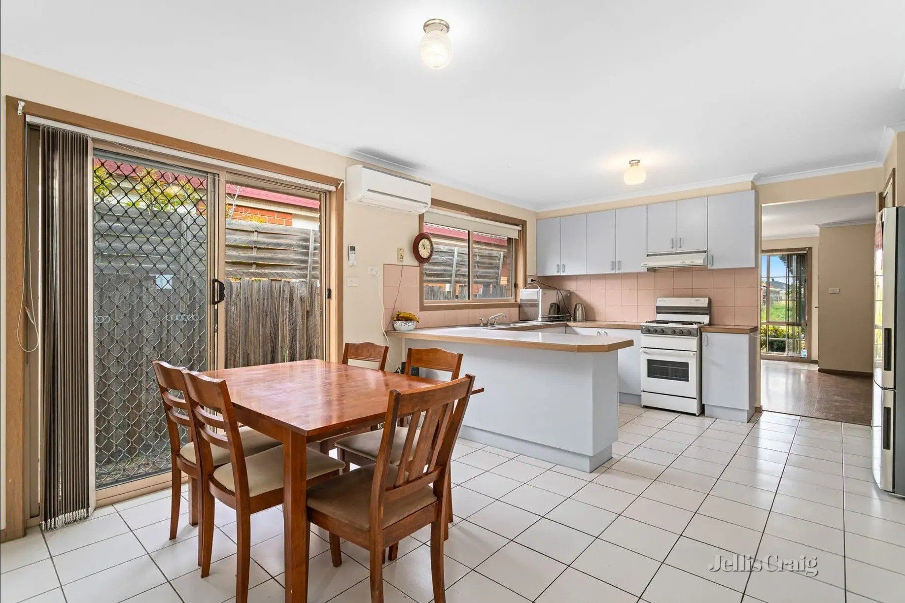 1/15 Harrison Court, Altona Meadows image 5